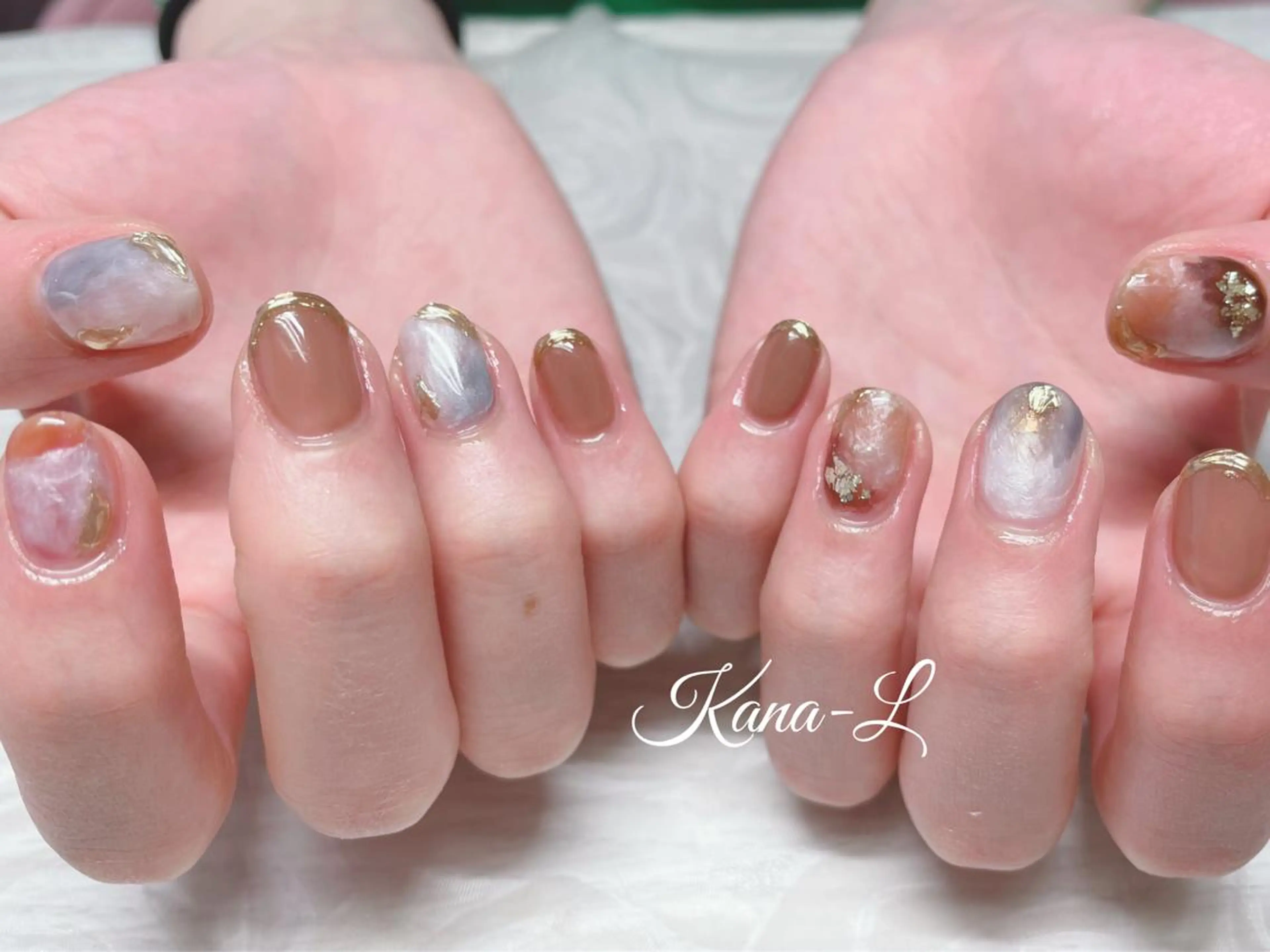 カラー ネイル ゴールド ミラーネイル ニュアンスネイル 芦辺 香奈のネイルデザイン
