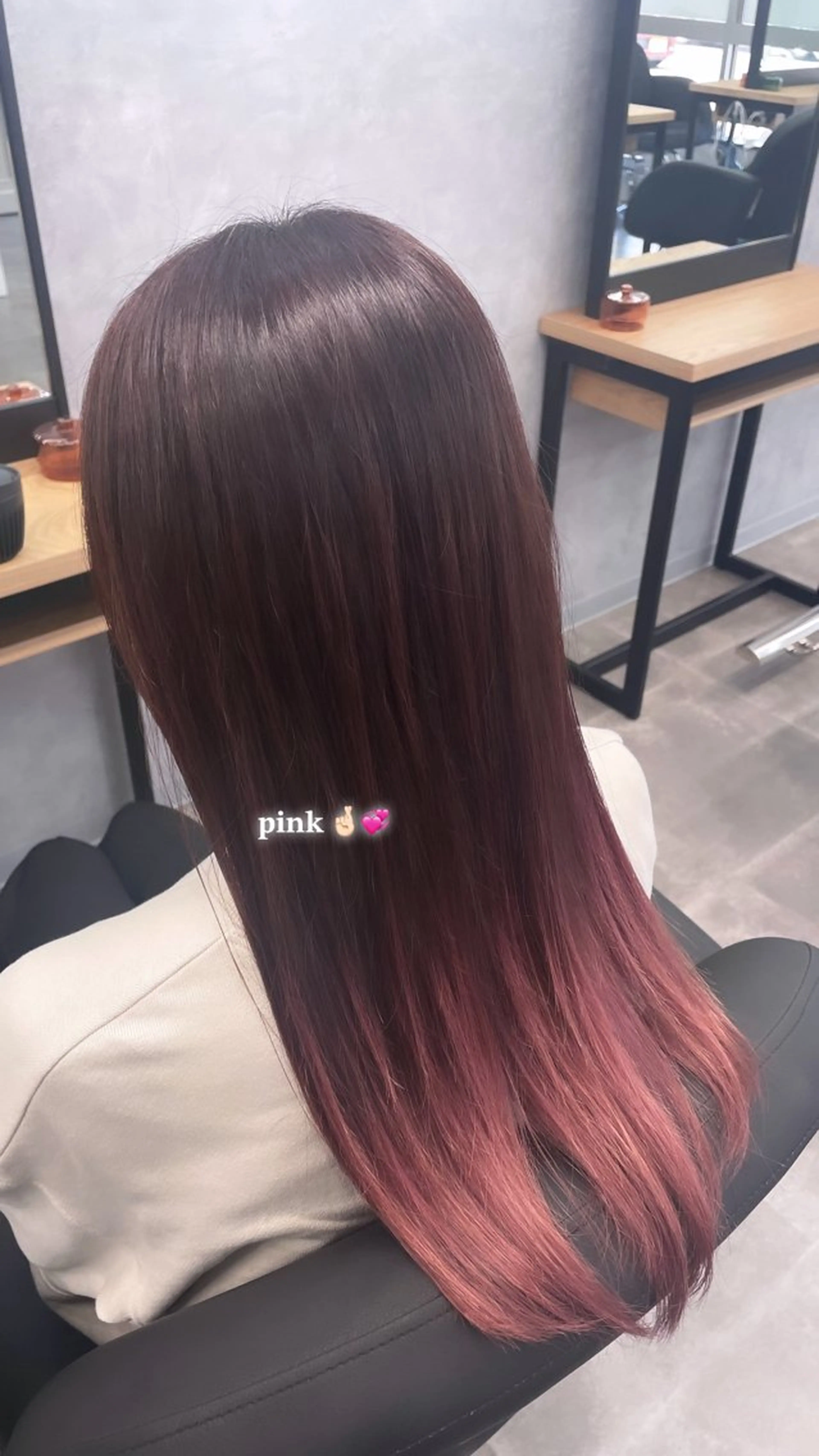 ロング カラー ブリーチ ピンクカラー ヘアカラー 🪡 KIMU🪡🎀のヘアスタイル