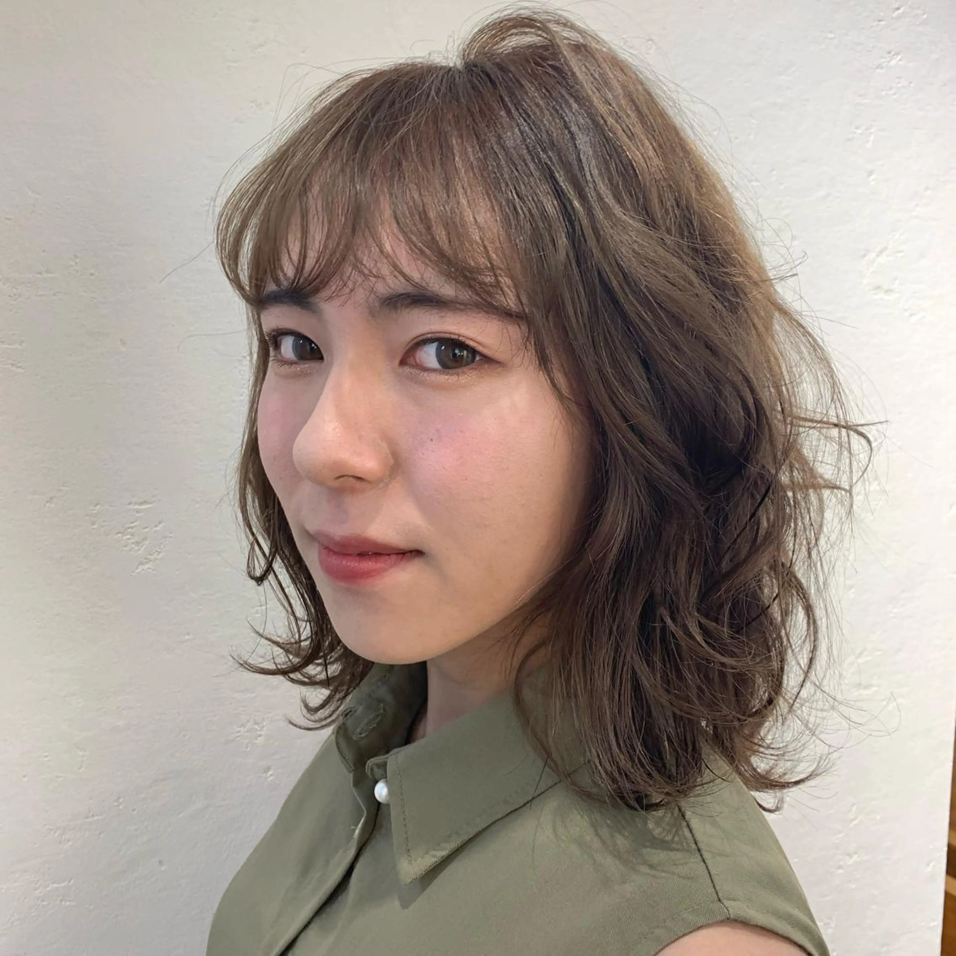 ミディアム カラー パーマ 坪内 麻里子のヘアスタイル