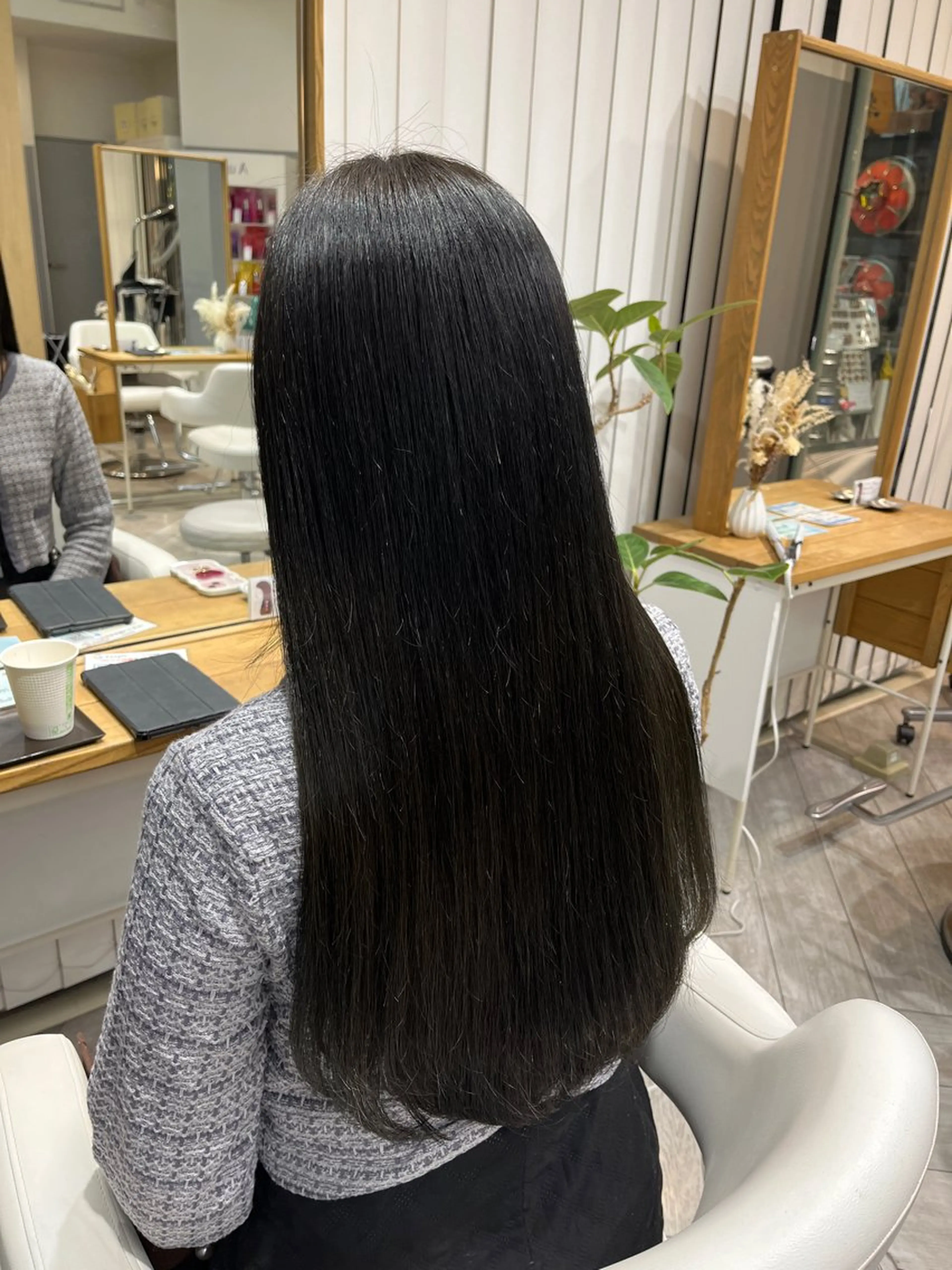 ロング カラー アッシュ アッシュグレー アッシュグレージュ グレージュ オレンジ AVANCE. chisatoのヘアスタイル