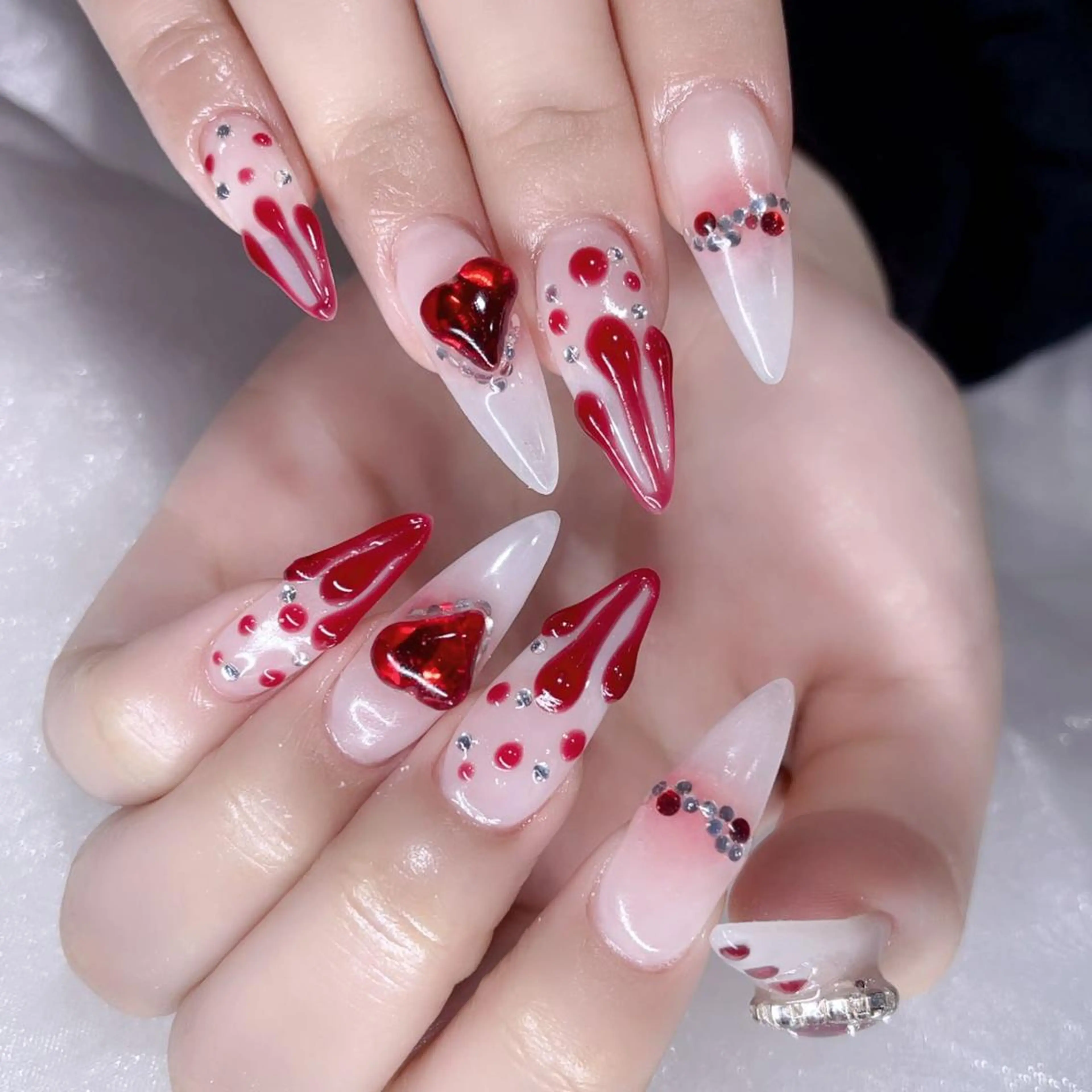 ネイル 長さ出し ネイルチップ Queens みなみのネイルデザイン