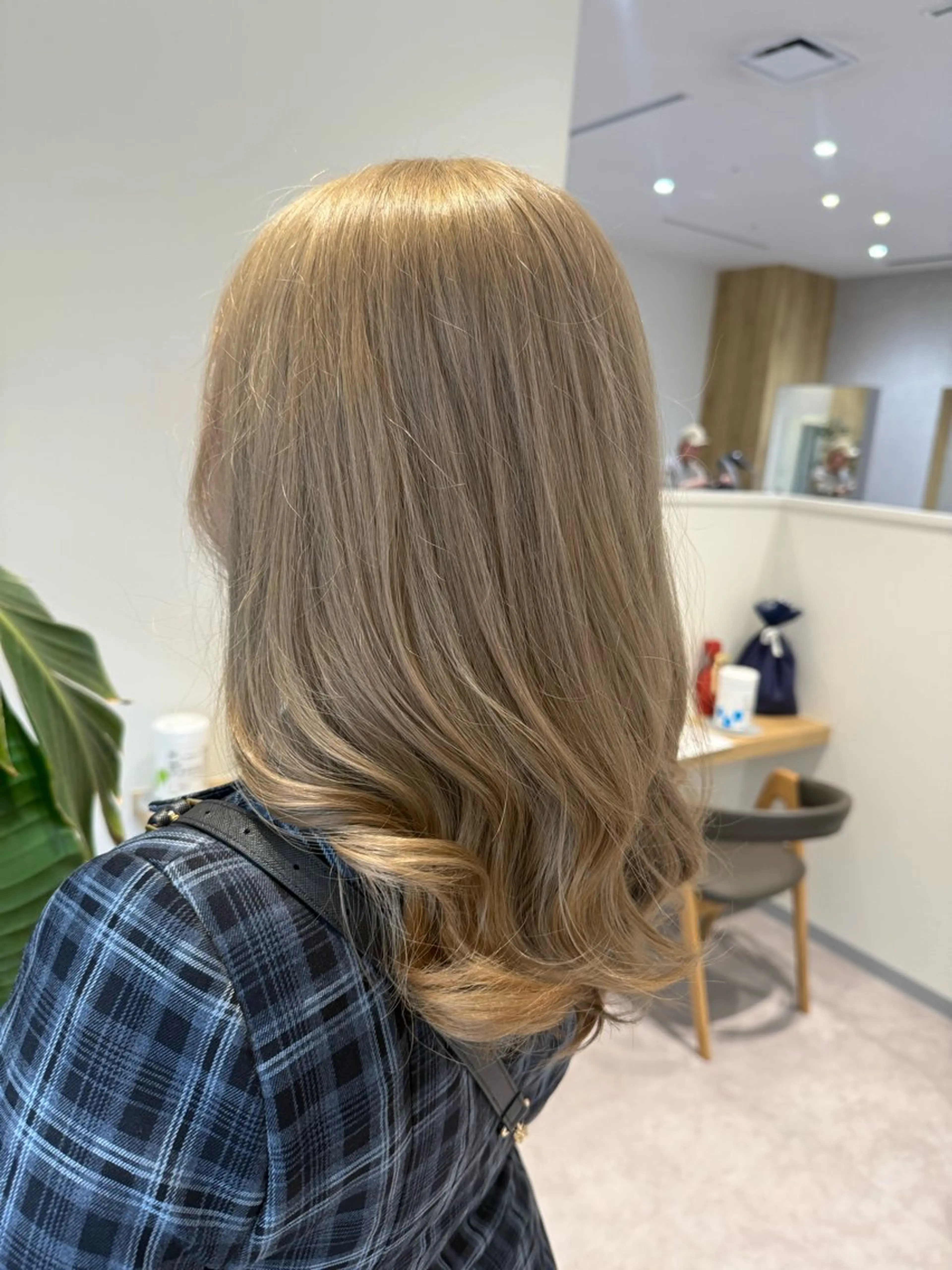 カラー ヘアカラー 長谷川 紗羅のヘアスタイル