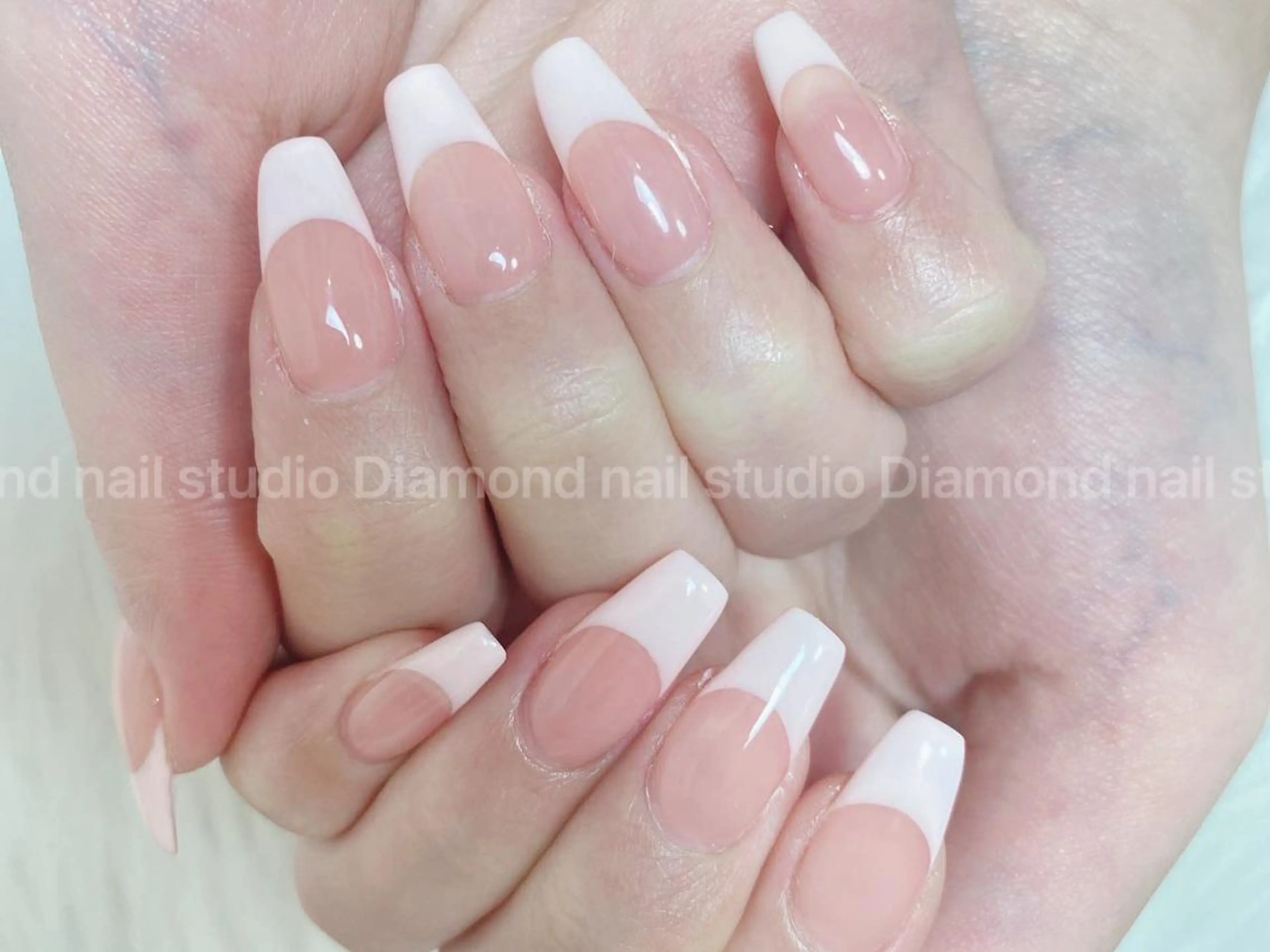 12月⭐️オフ無料⭐️  🎀チップ+ジェル長さ出し【カラーフレンチ/カラーグラ/ミラーグラ】🎁パーツ２個プレゼンの写真