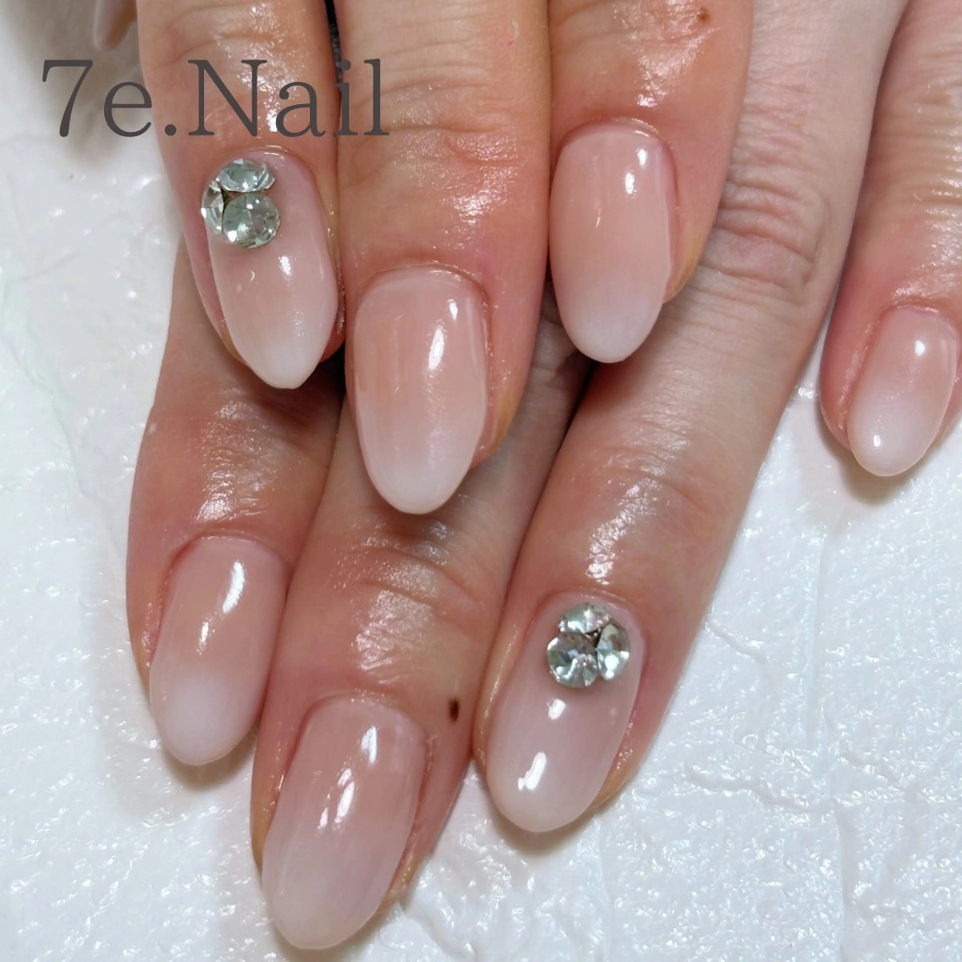 ネイル 7e. Nailのネイルデザイン