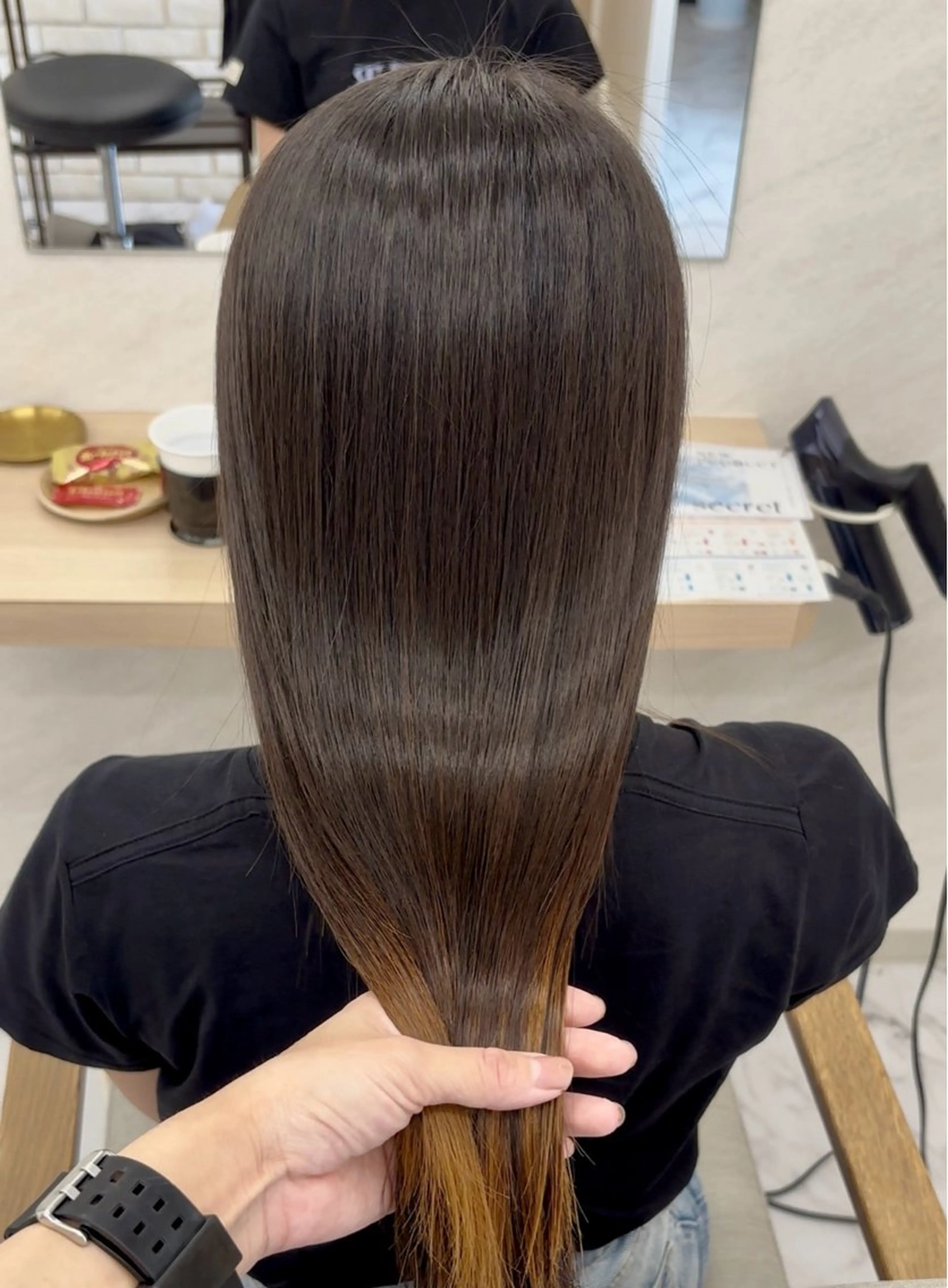 ミディアム 縮毛矯正 トリートメント 成瀬 千佳のヘアスタイル