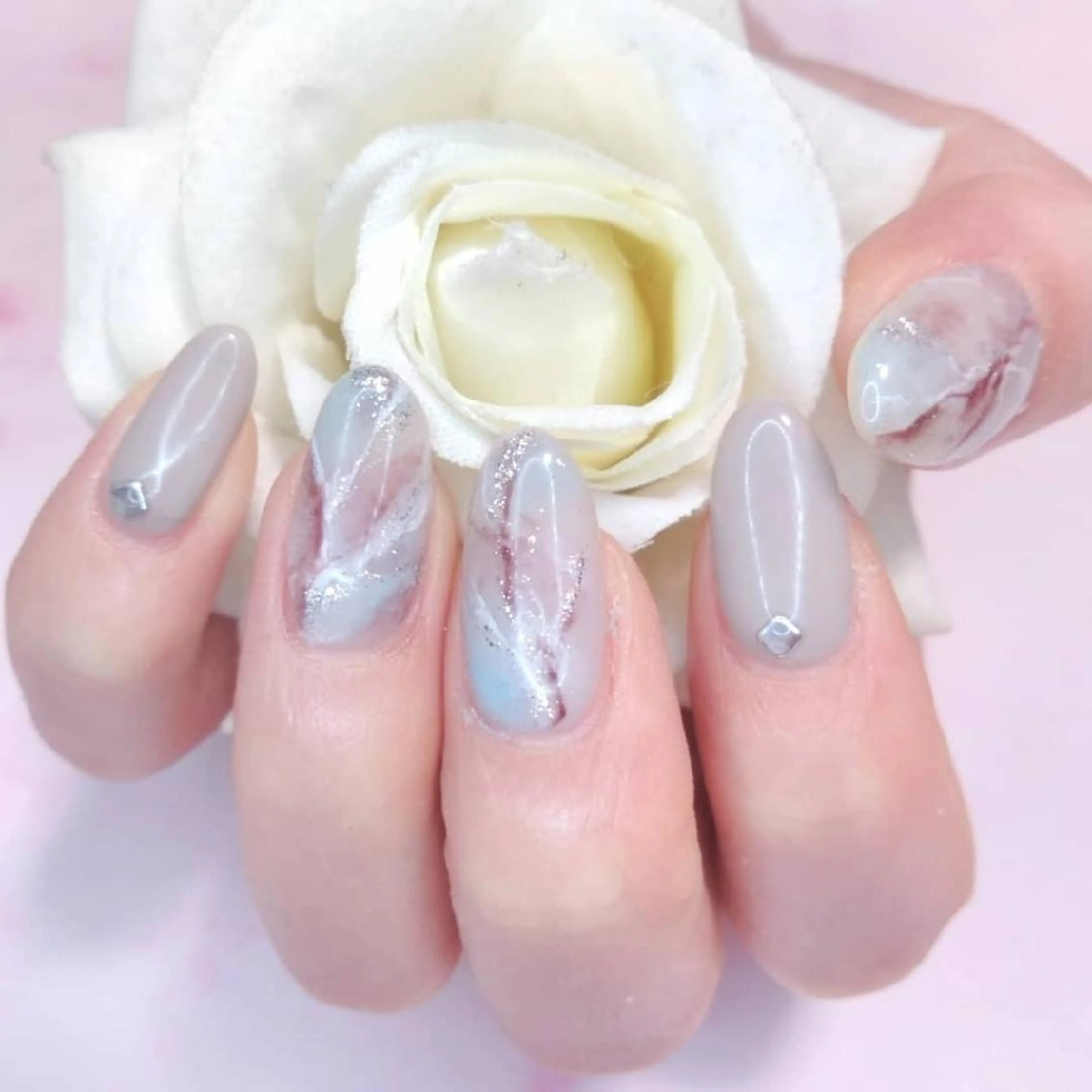 ネイル エステとネイル ローズコンフォートのネイルデザイン