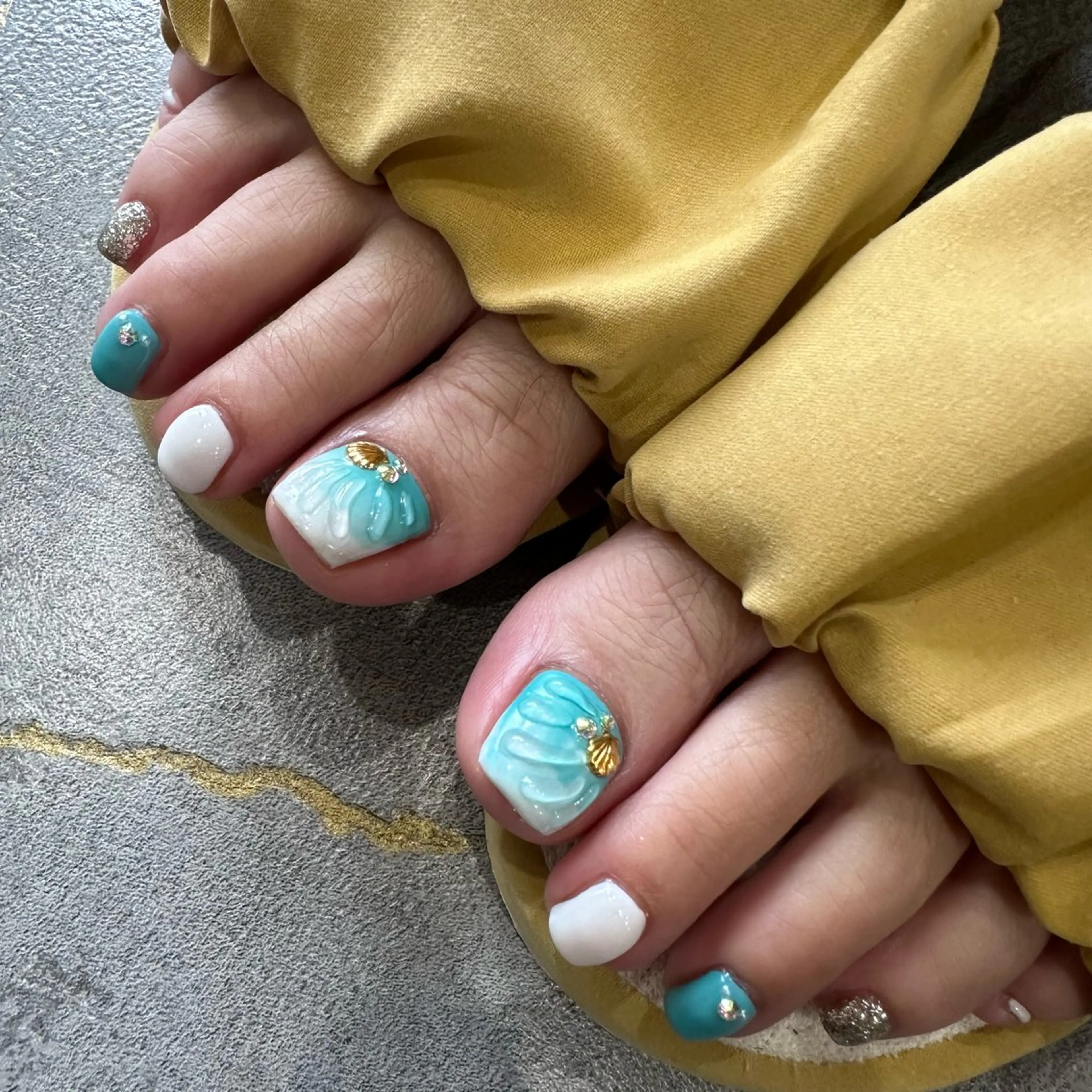 ネイル フットネイル atelier salon Mar’s鶴ヶ島 アットホームサロン所属・a Tomokaのネイルデザイン