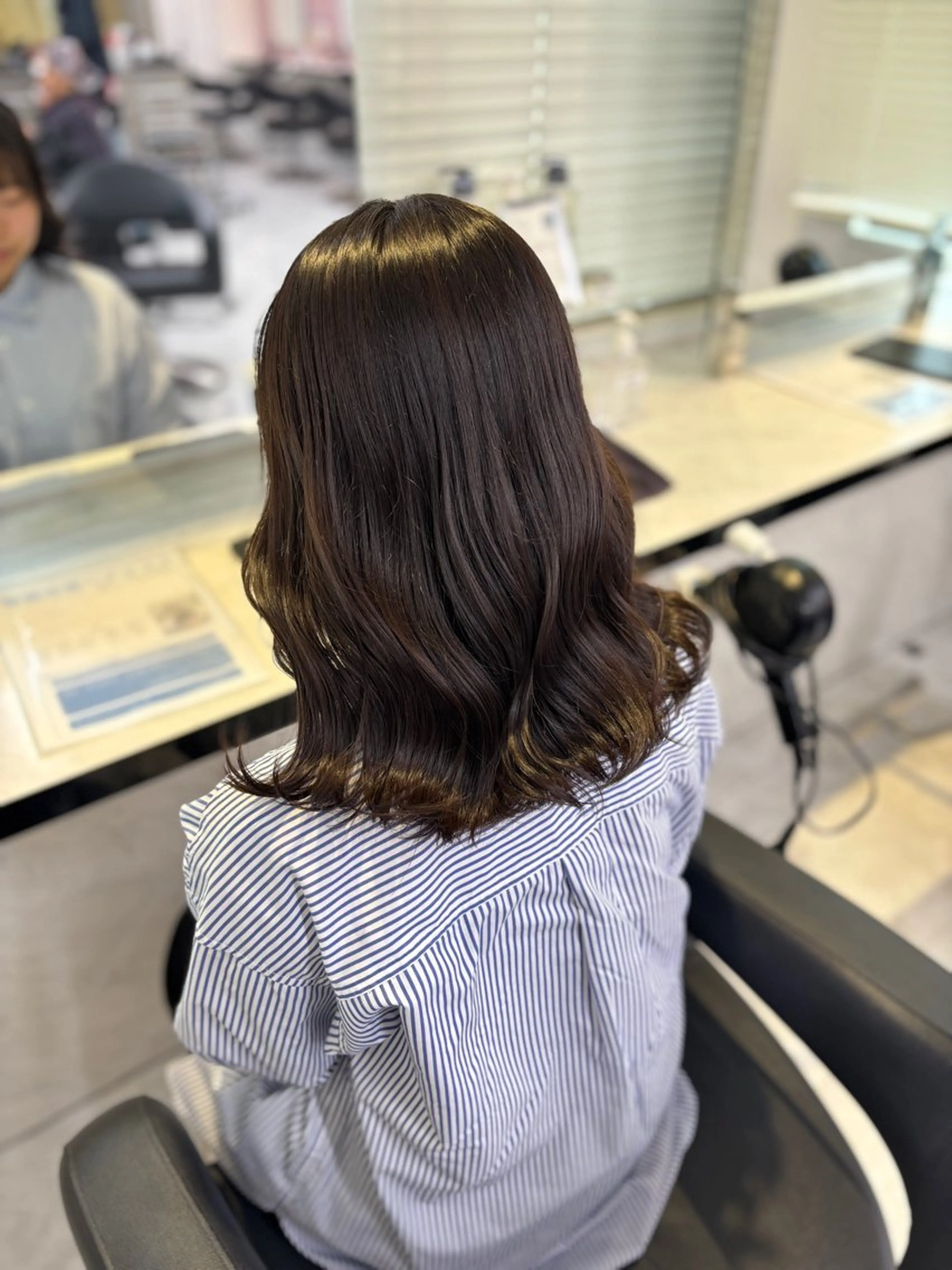 セミロング カラー 透明感カラー オリーブカラー 💙ハイトーン韓国風 色白ヘア💙manaのヘアスタイル