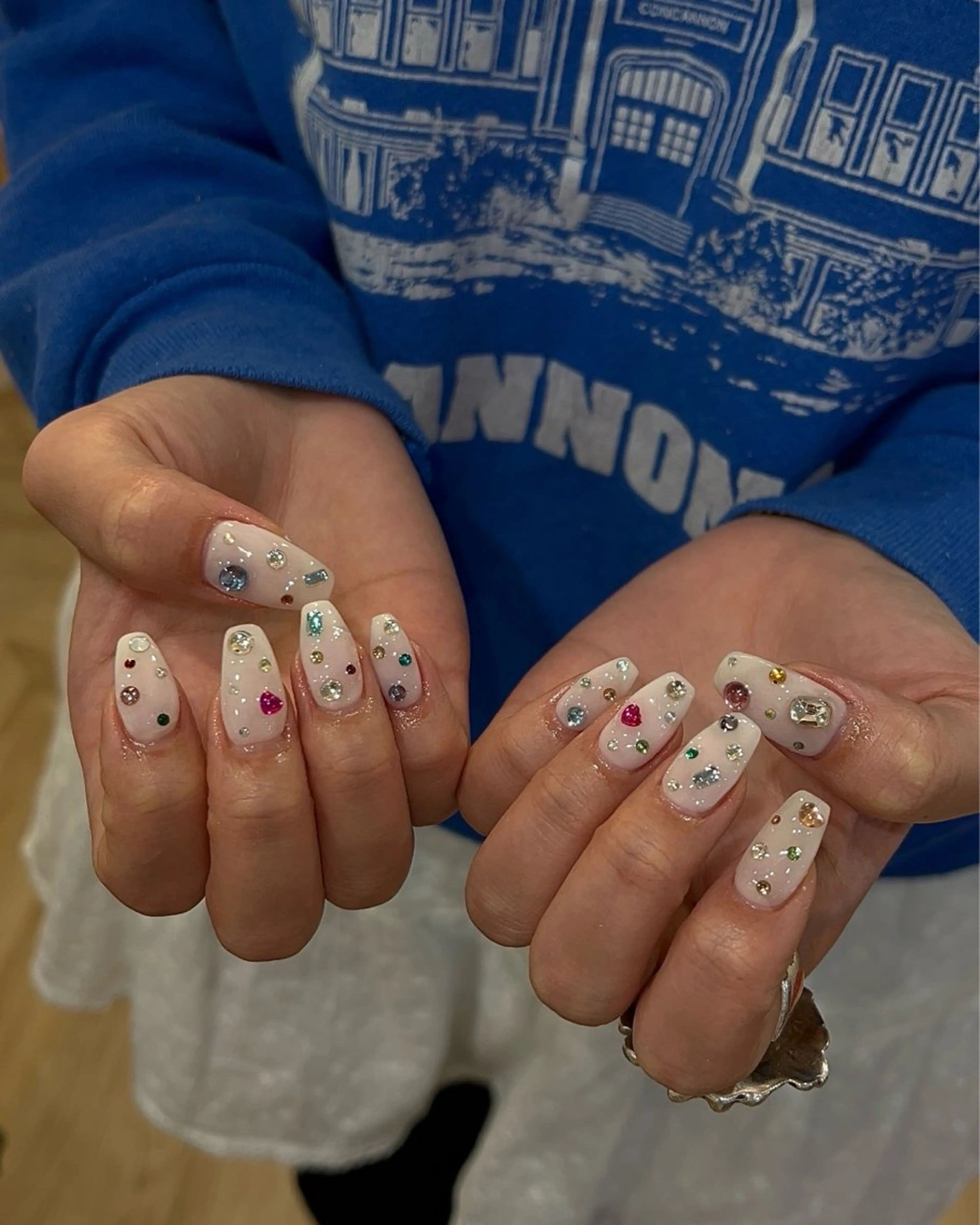 ネイル ハンドネイル フットネイル ハンドケア Nes.Nail所属・Miyagi Asamiのネイルデザイン