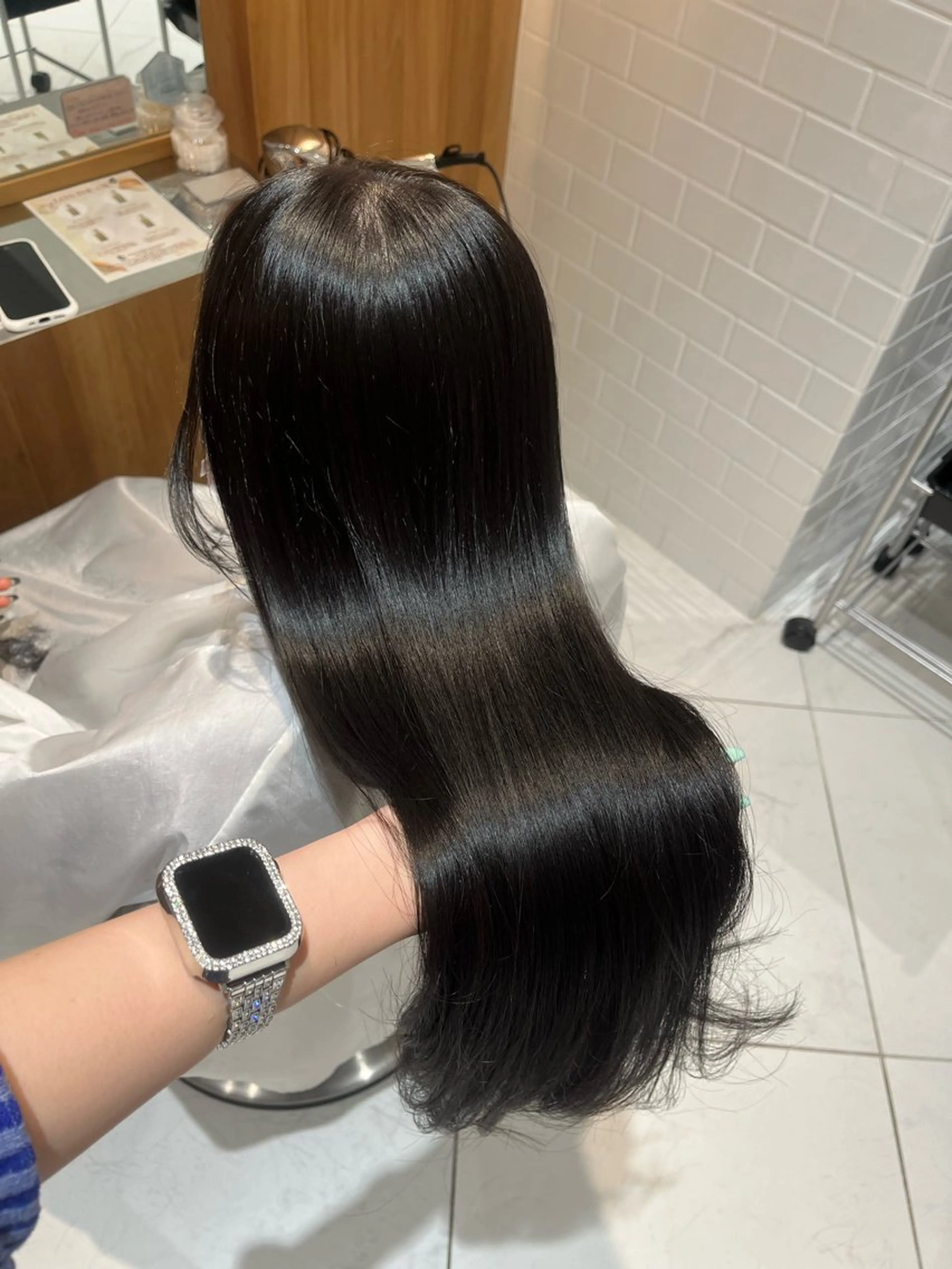 ロング アッシュ カット ヘアカラー haruna .のヘアスタイル