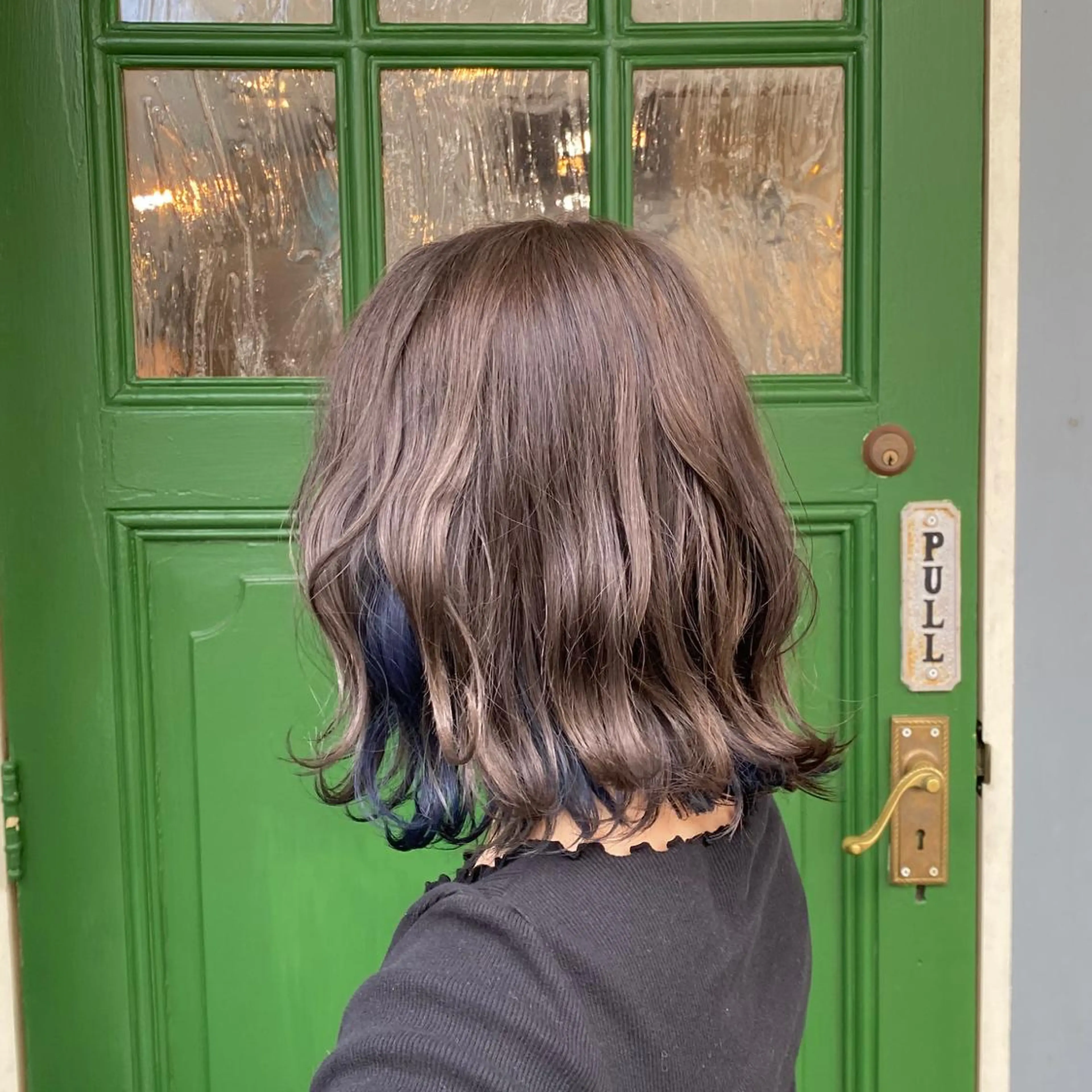 ショート カラー ブリーチ ブルーカラー トリートメント カット ヘアカラー トリートメント ヘッドスパ BRITS 渡辺 菜々子のヘアスタイル