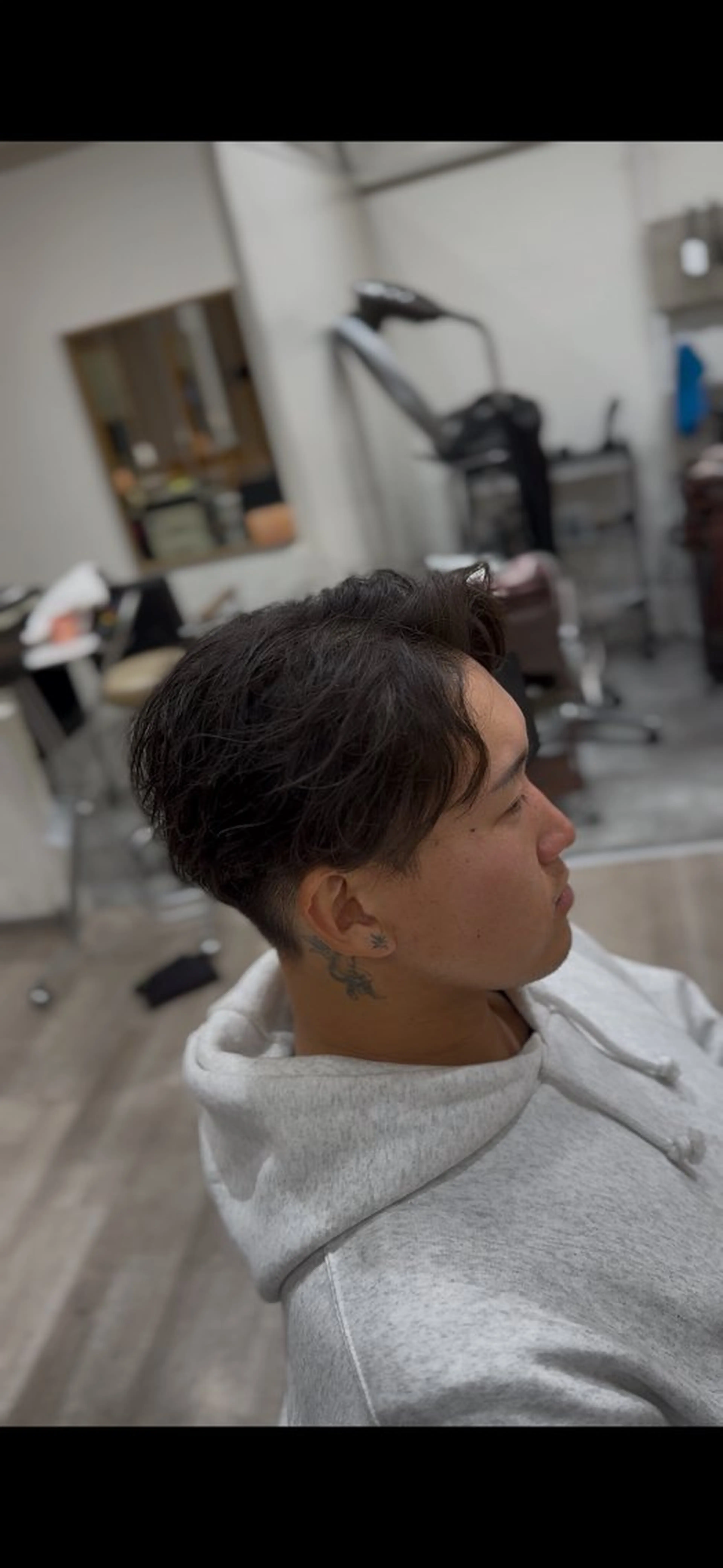 メンズ アップバング Chere ore 新金岡所属・ツイスパ/フェード /辻諒哉のヘアスタイル