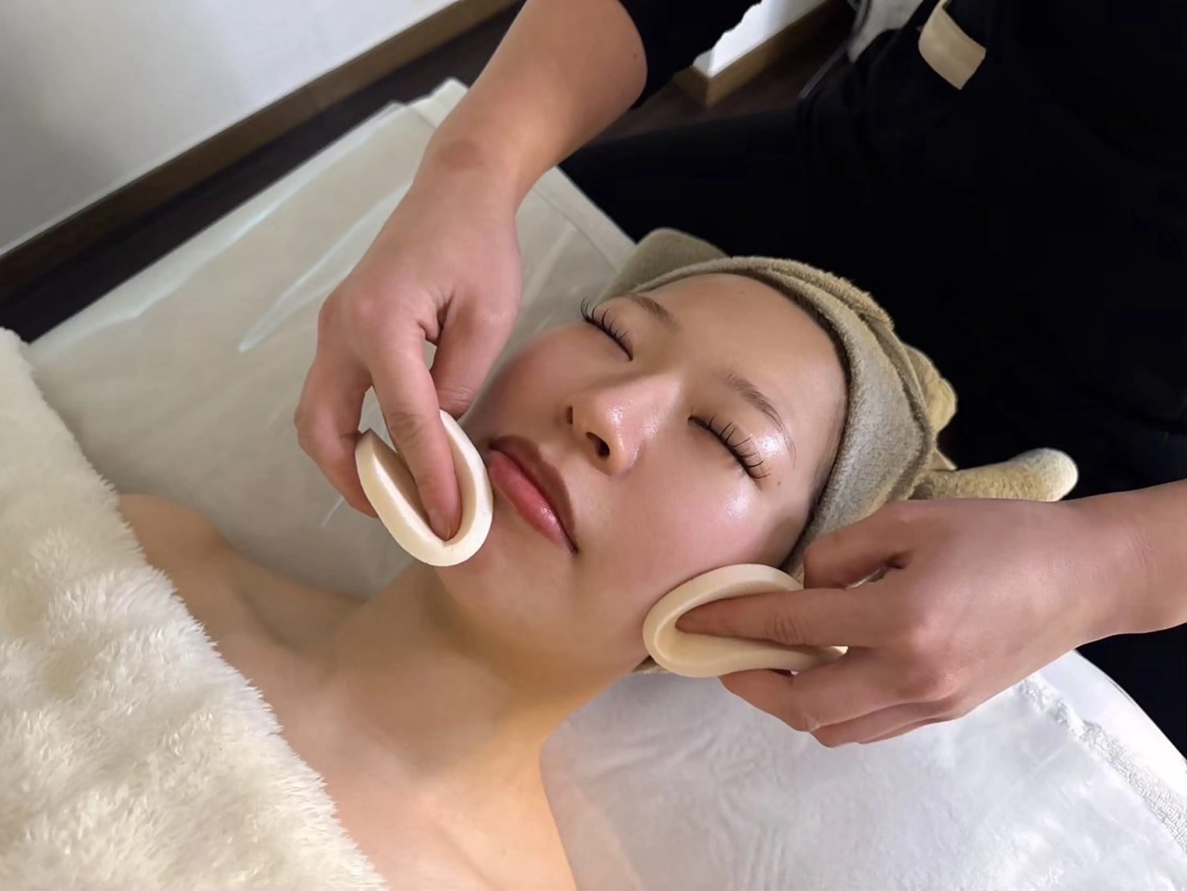 肌質改善専門サロンAte国分寺店所属・Ate Rikaのエステ・リラクイメージ