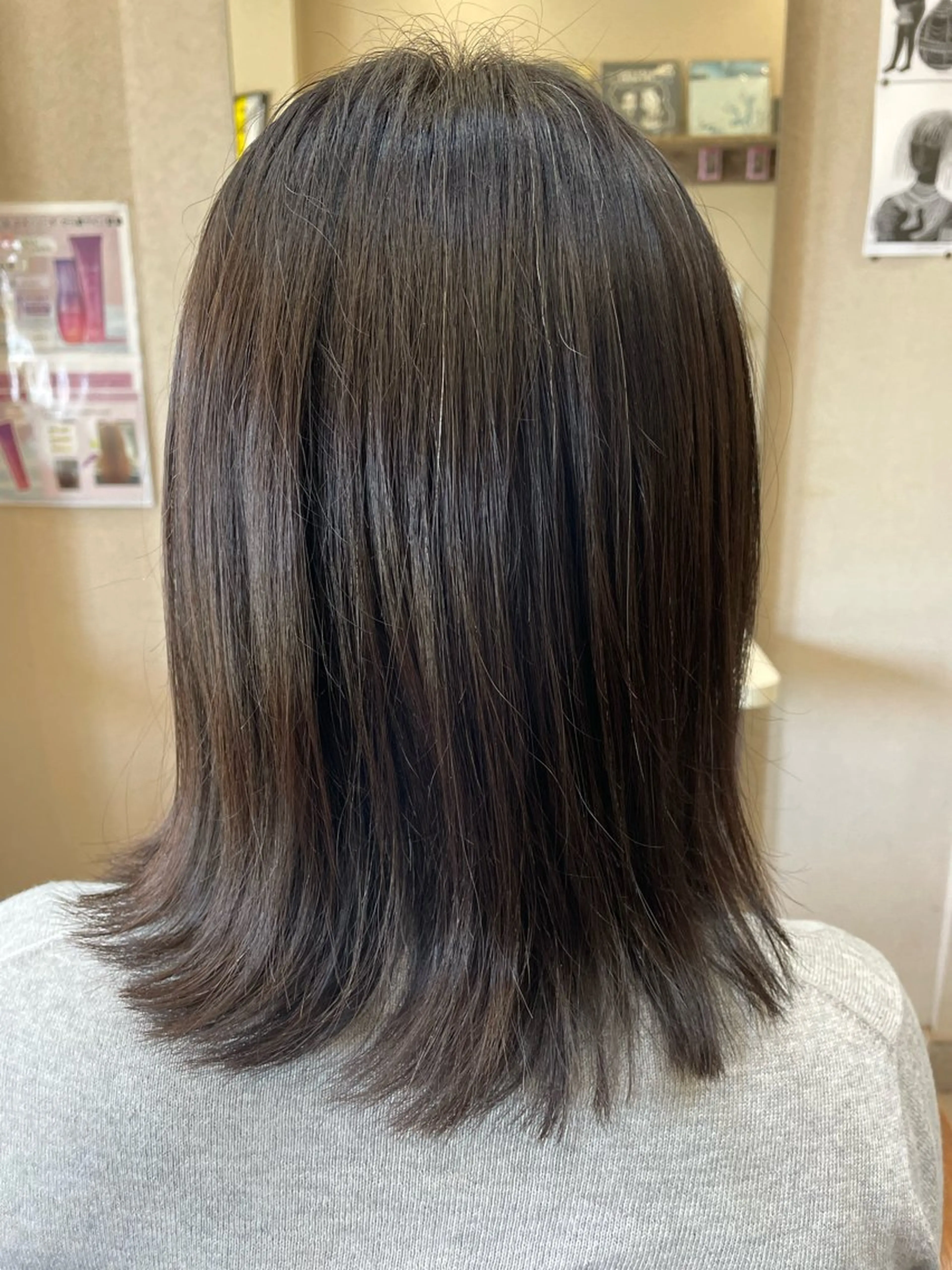 ミディアム カラー カット ヘアカラー リヴァベイリア所属・ショートヘア/ 鈴木　亜紀子のヘアスタイル