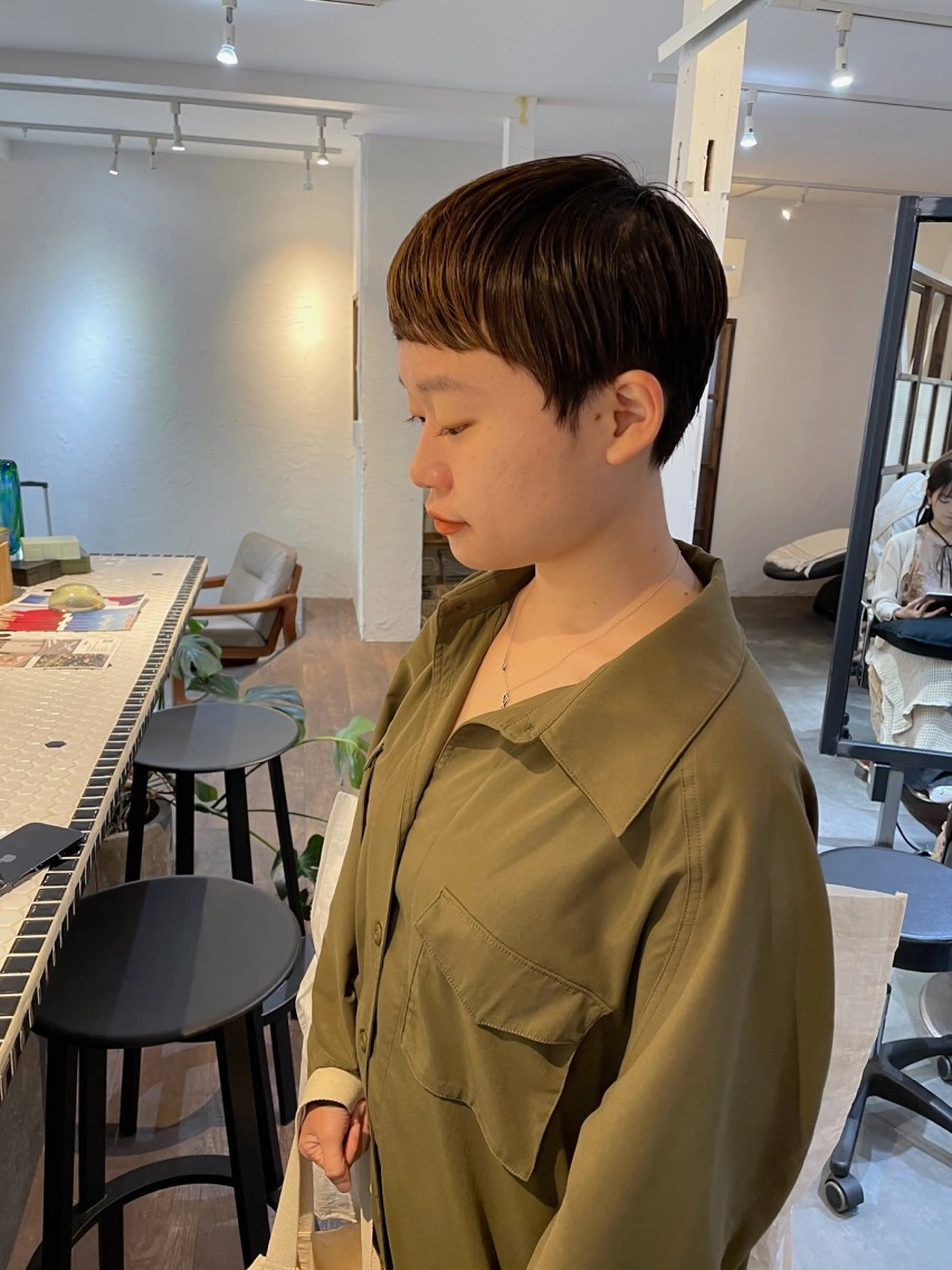 ショート カラー 高橋 愛美のヘアスタイル