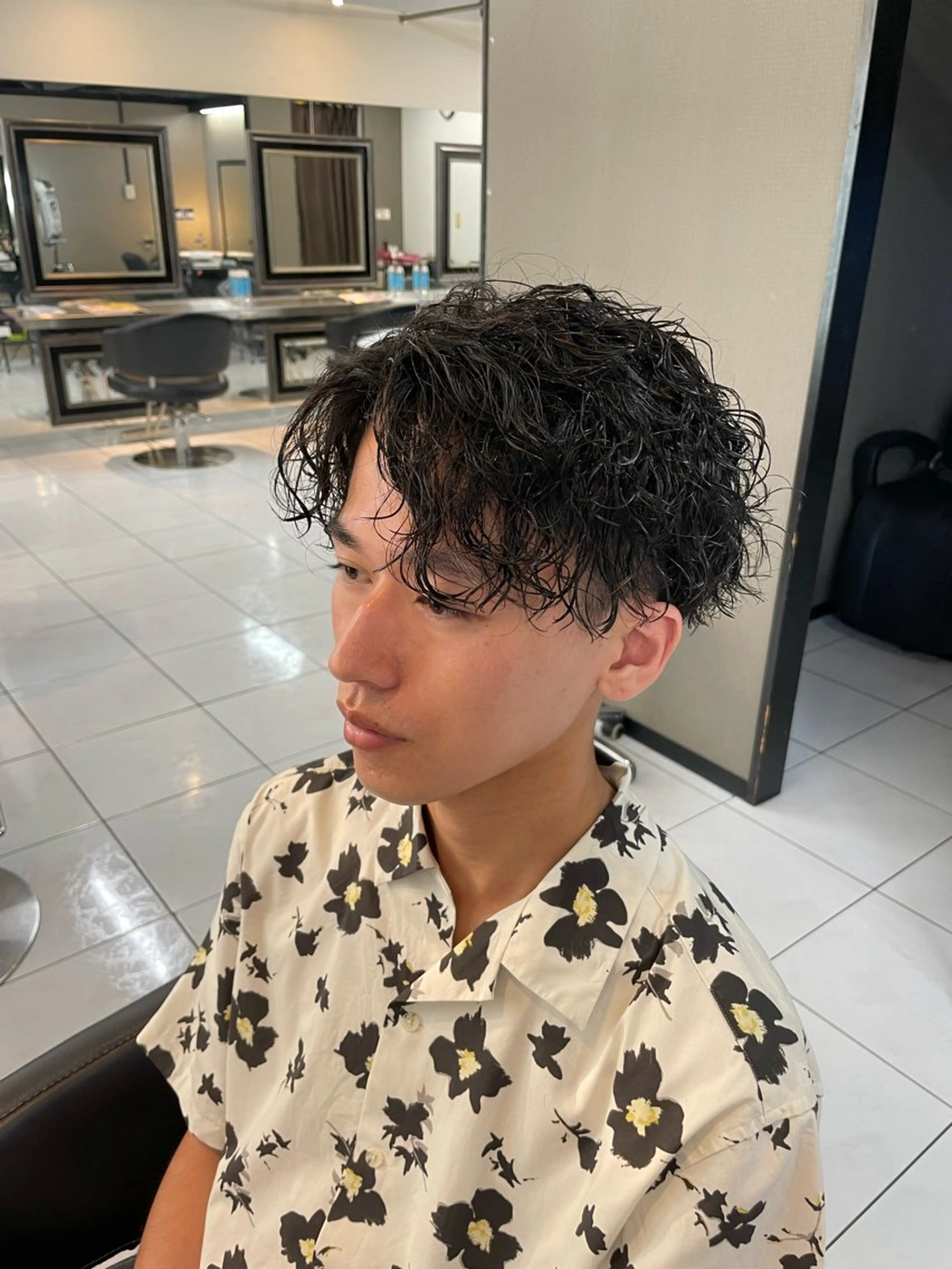 ショート カラー パーマ メンズ メンズパーマ ツイストスパイラルパーマ スパイラルパーマ カット パーマ 🔥お値段以上🔥 メンズ特化たかひろのヘアスタイル