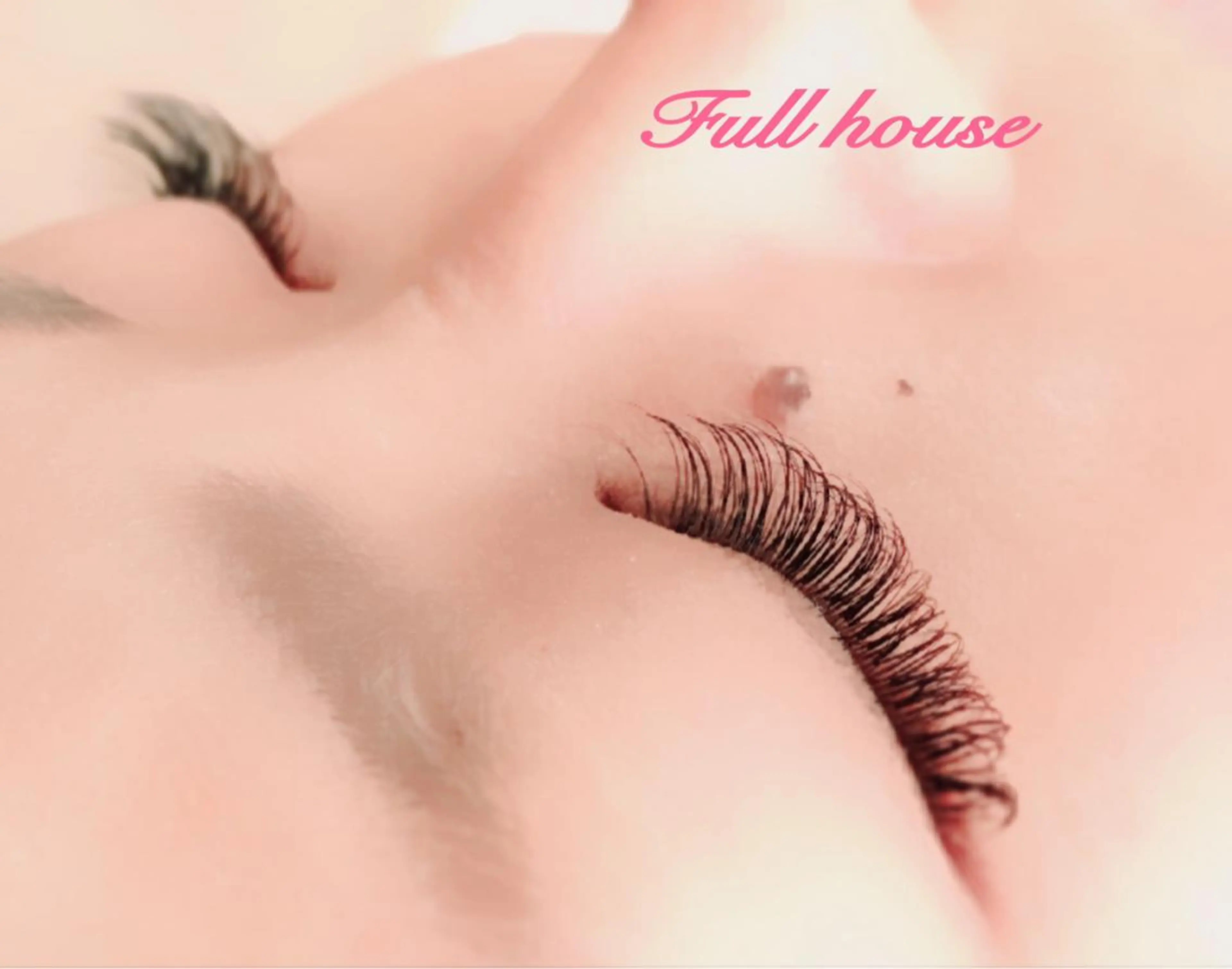 マツエク・マツパ ボリュームラッシュ familiar所属・familiar 【フェイシャル】のエステ・リラクイメージ