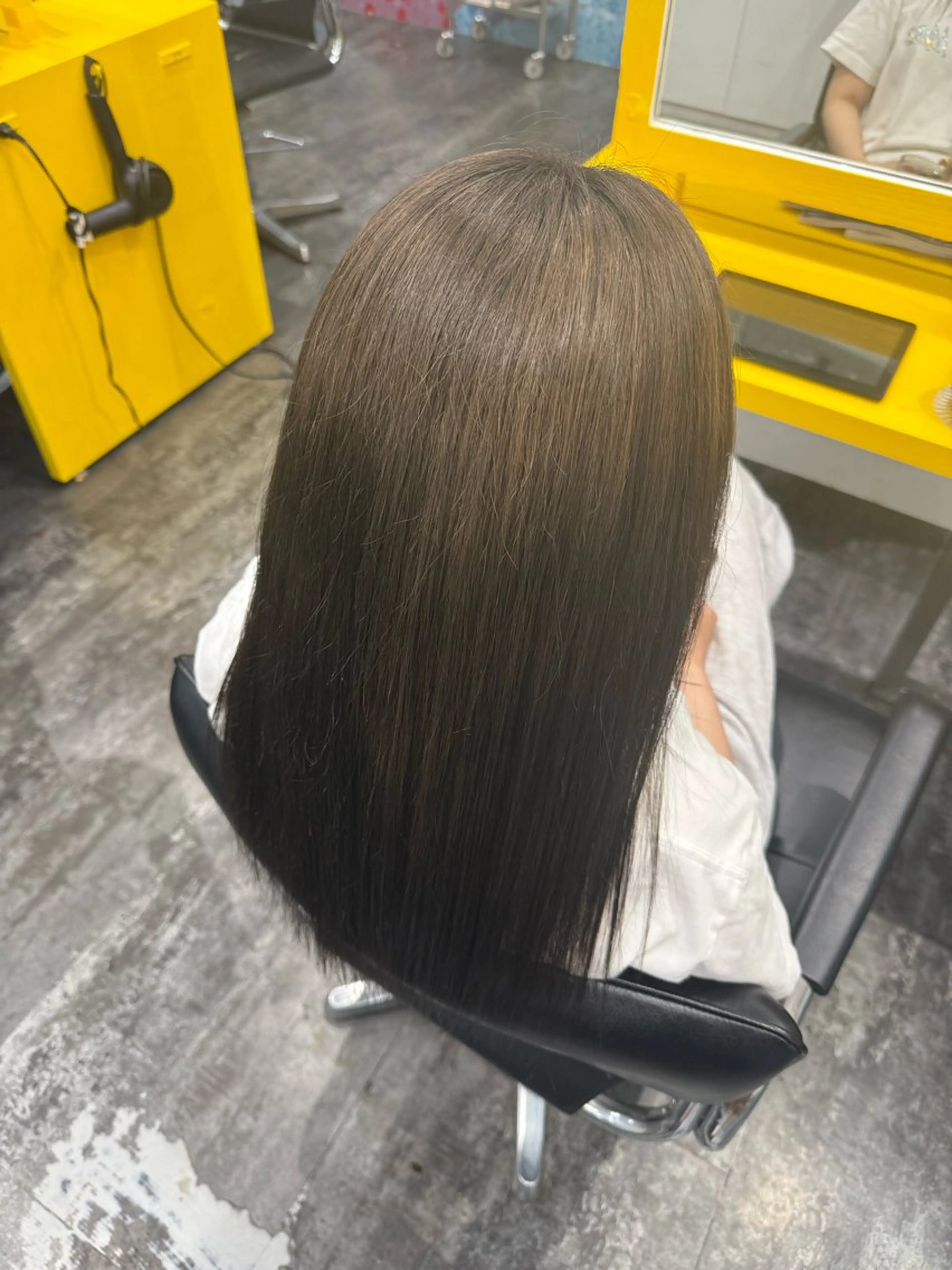 ロング ヘアカラー トリートメント LOMARLIE/ NATUMIのヘアスタイル