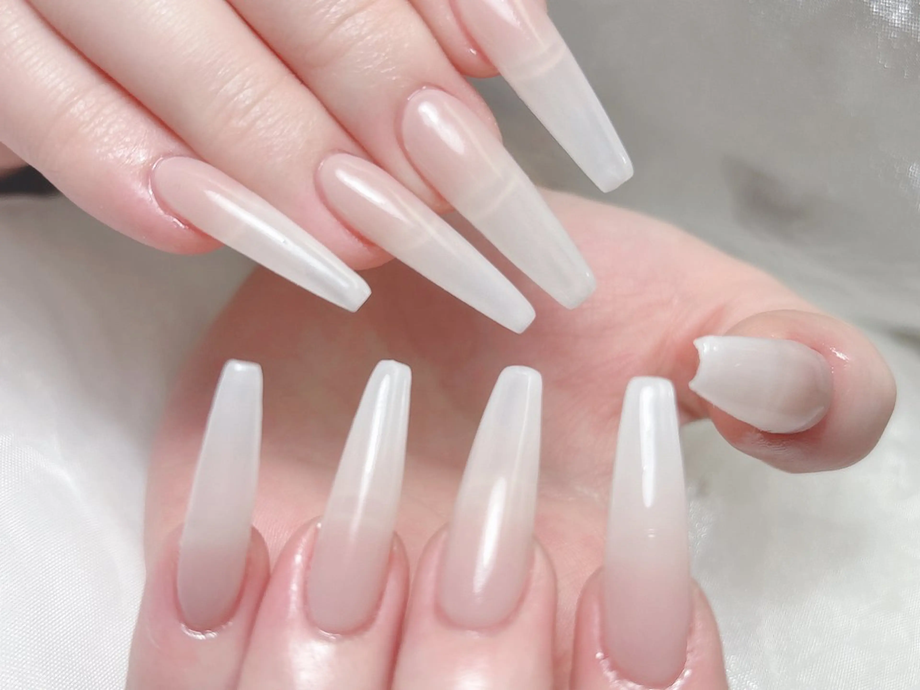 ネイル 成人式 キラキラネイル 大理石ネイル(マーブル) スカルプネイル 夏ネイル ハンドネイル MoMoA Nail ネイル長さ出し専門店のネイルデザイン