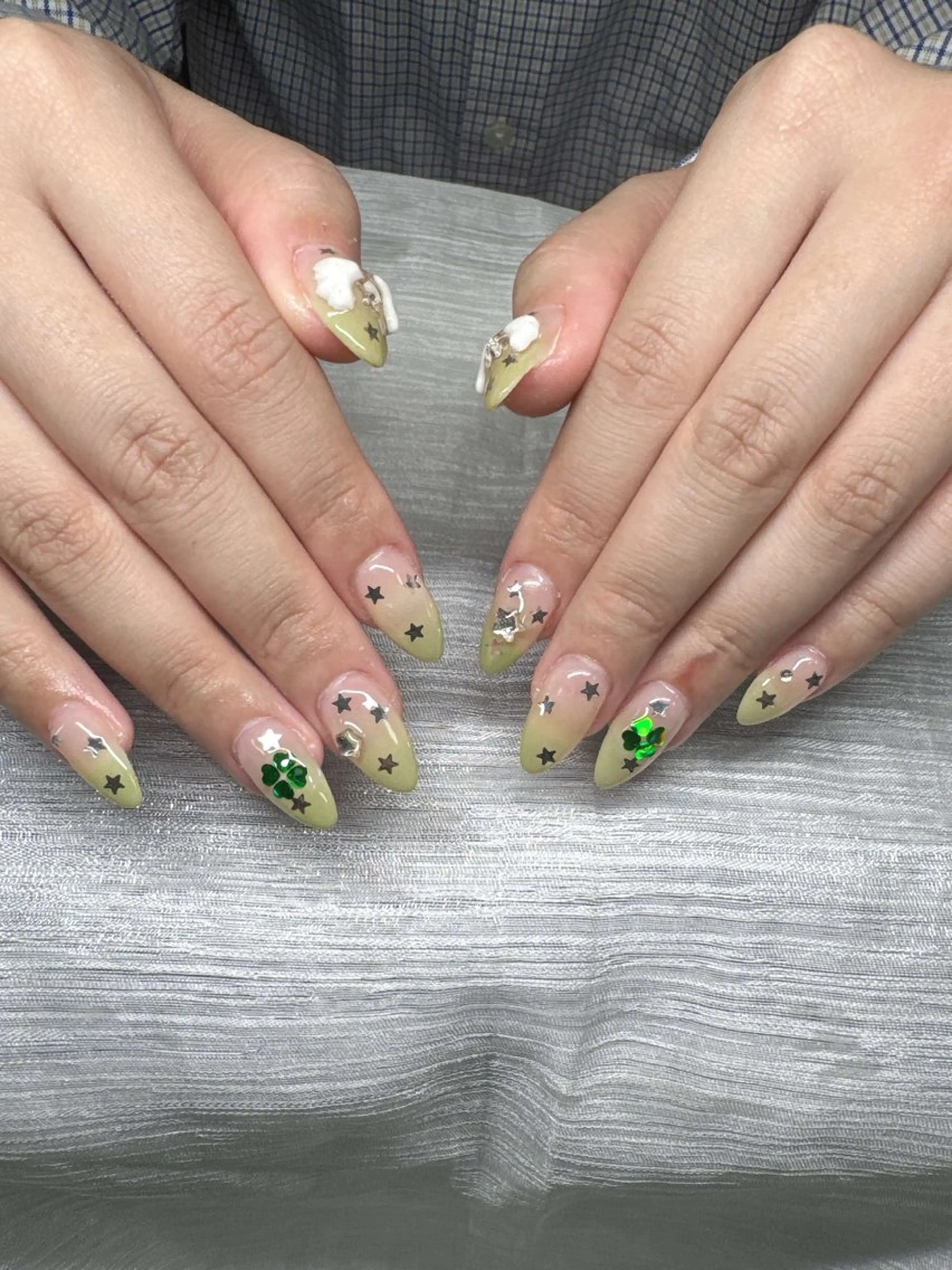 ネイル 長さ出し グラデーション 卒業式 キラキラネイル マグネットネイル ハンドネイル Lee Nailsのネイルデザイン