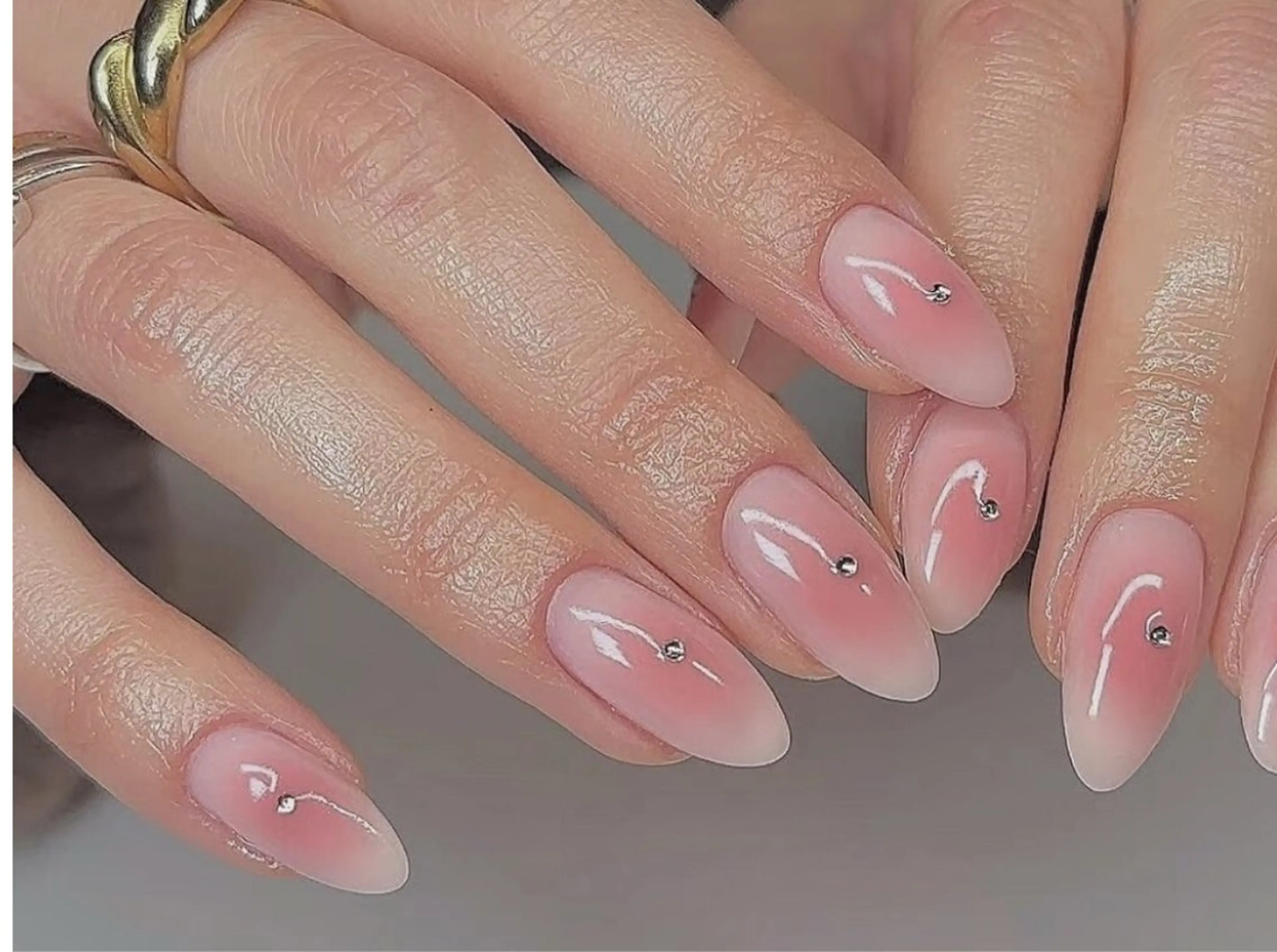 チップ長さだし チークネイル/スートン6粒付き ¥10980の写真