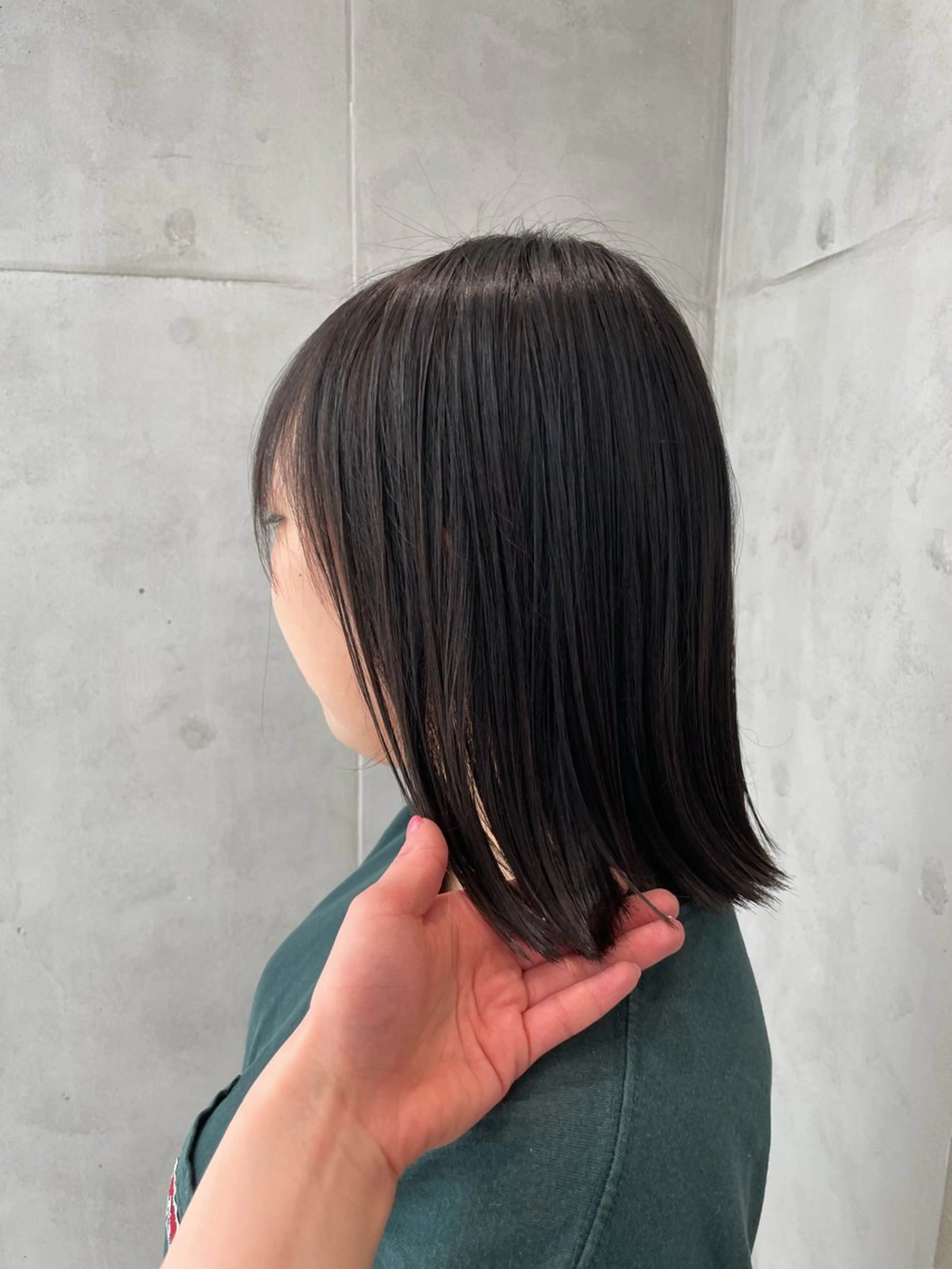 ミディアム カラー 黒髪 ブルーカラー ブルーブラック say.所属・たなか こころ🎀のヘアスタイル