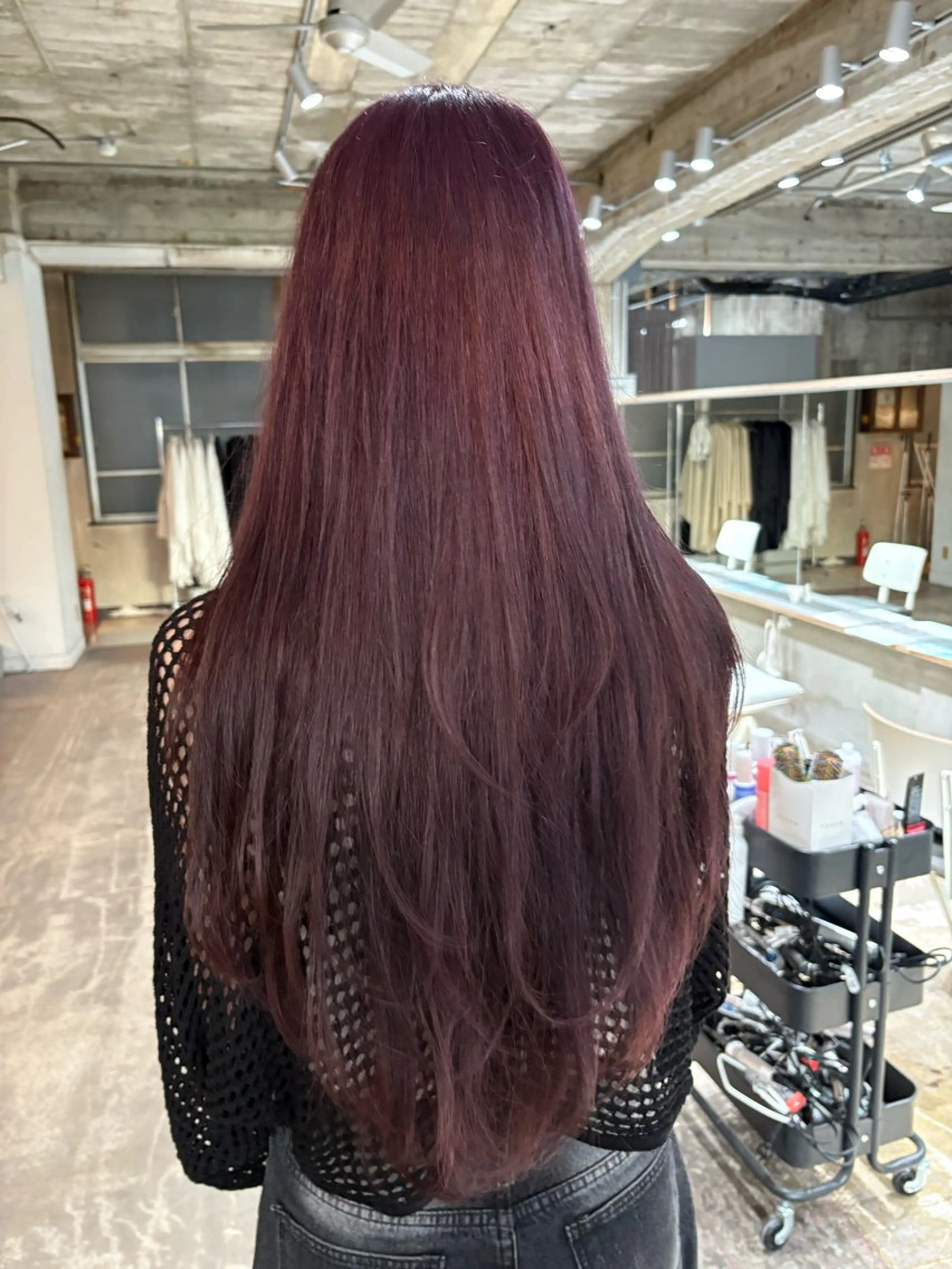 ロング カラー ブリーチ ピンクカラー ヘアカラー 玉置 七海のヘアスタイル