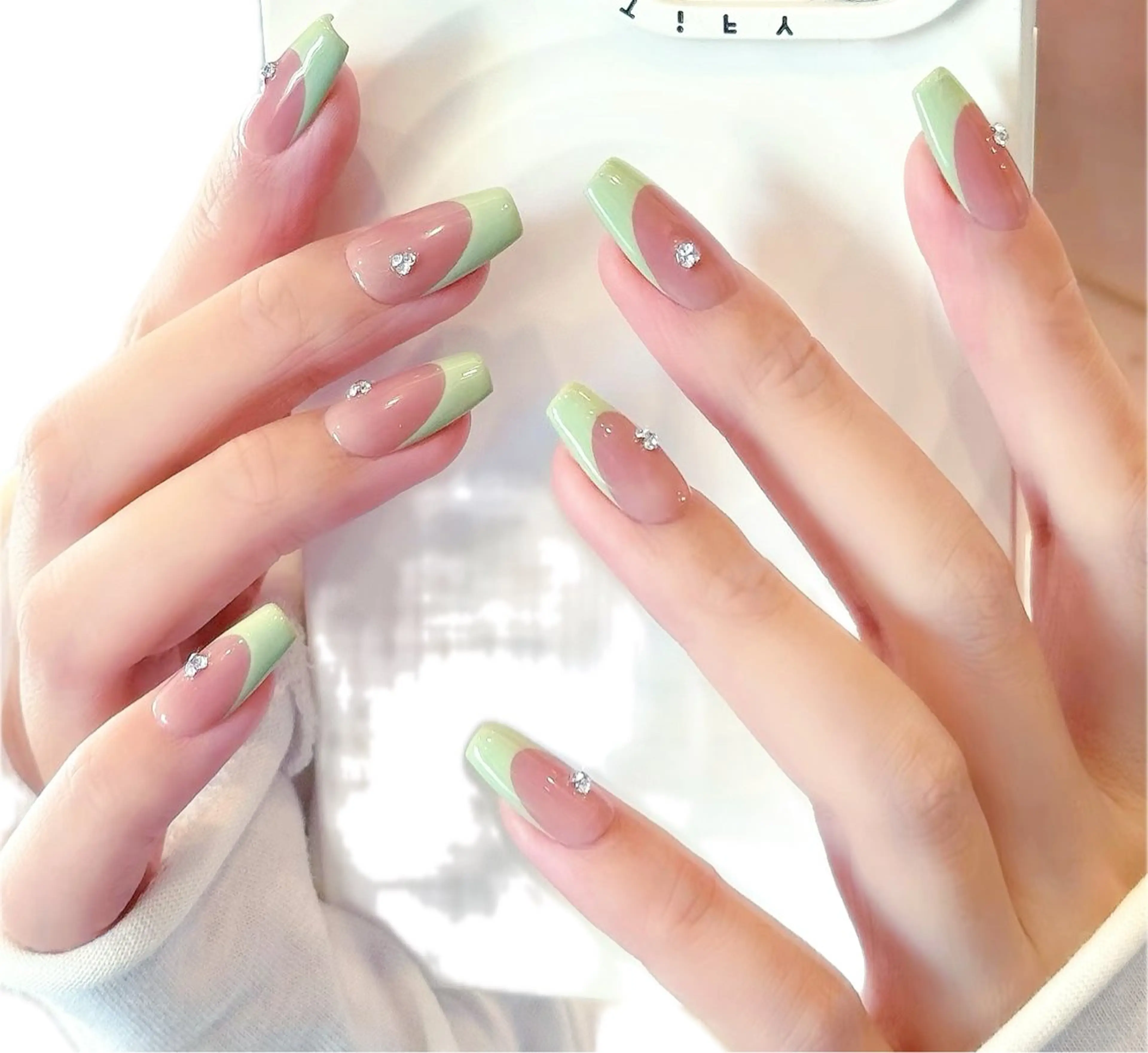 ネイル pink ladyサロン所属・べ にのネイルデザイン