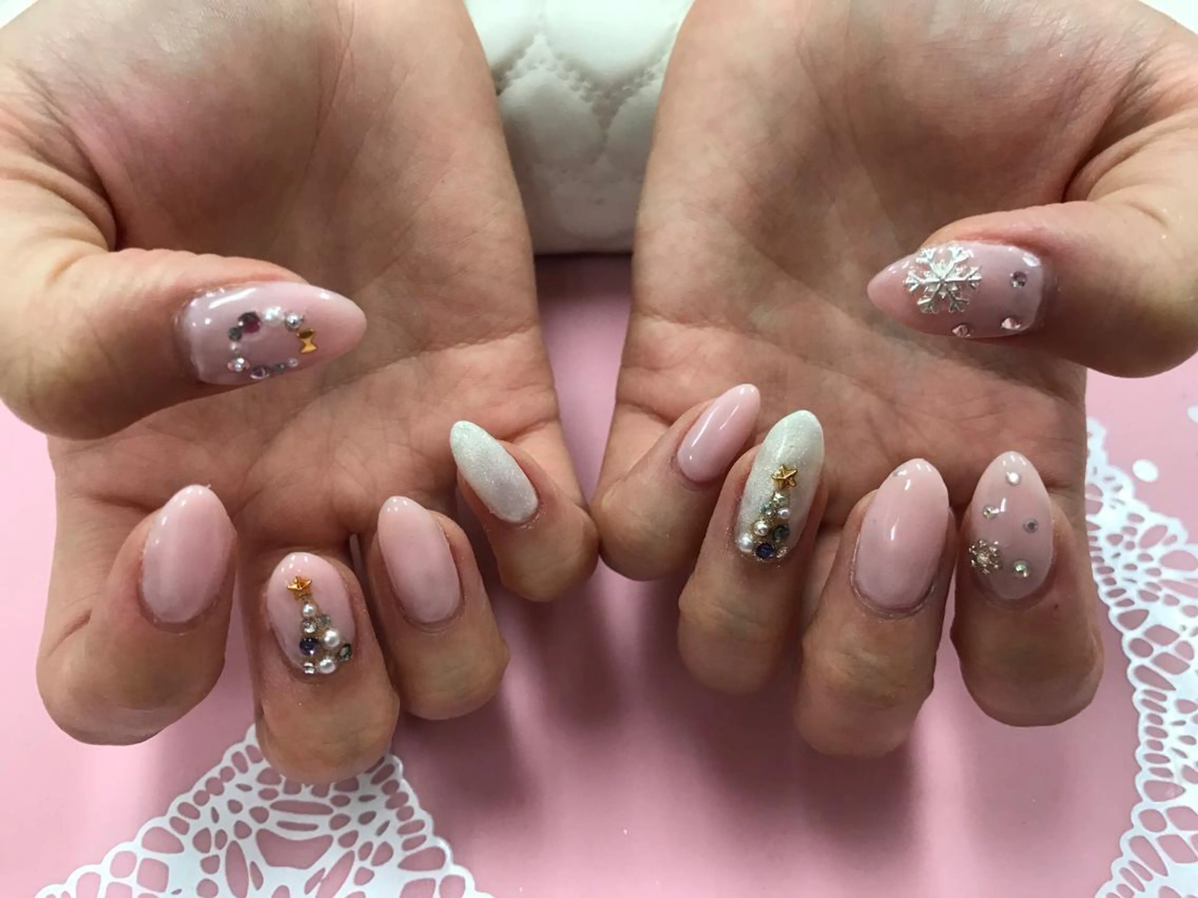 ネイル マツエク・マツパ 指名支持率NO.1 スタイリストのヘアスタイル