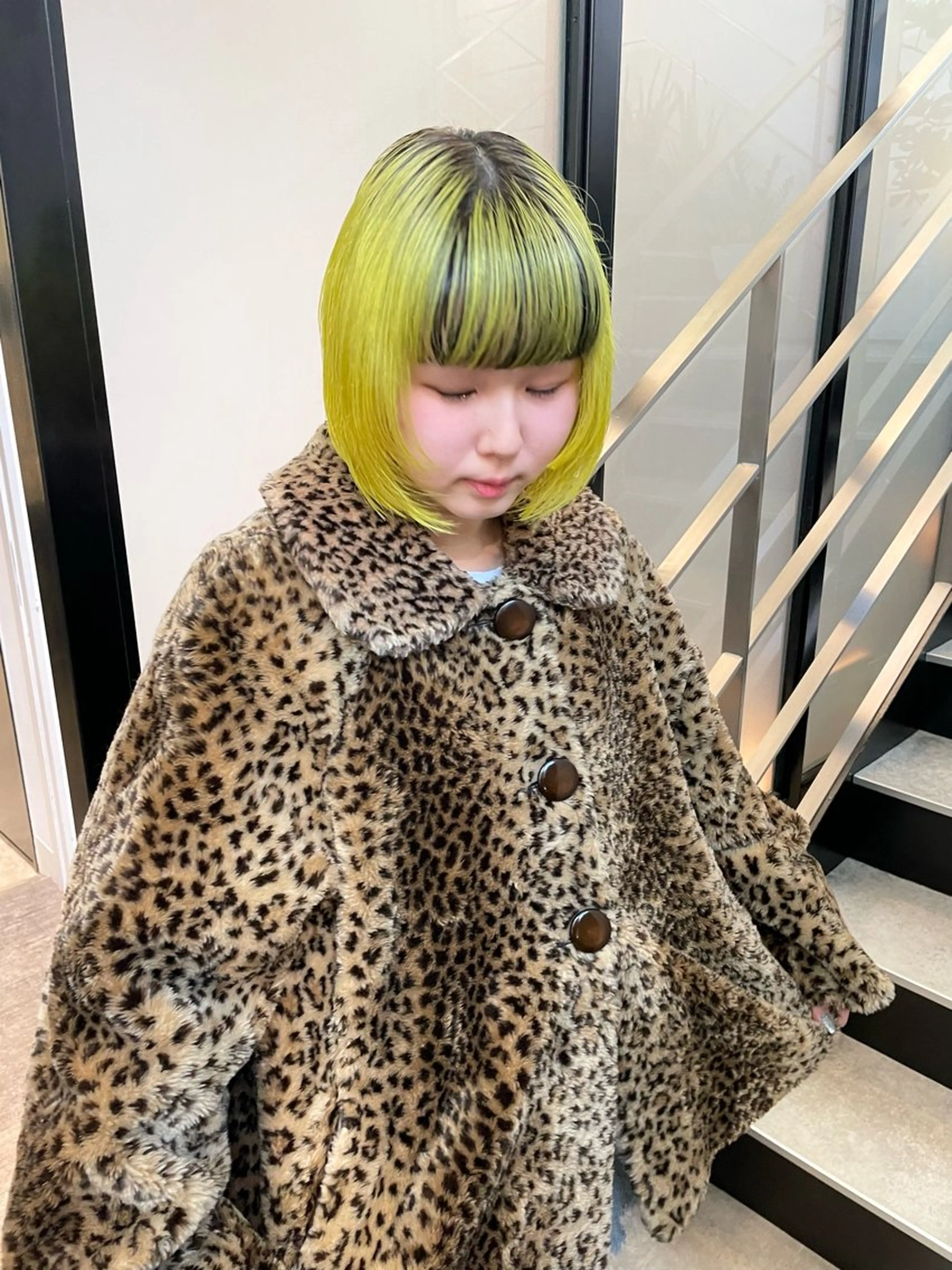 ショート カラー ヘアアレンジ デザインカラー ハイトーンカラー インナーカラー イエローカラー ボブ ヘアカラー トリートメント ヘアセット SALOWIN原宿ash店所属・理想のハイトーンへ 🌙サイダサキのヘアスタイル
