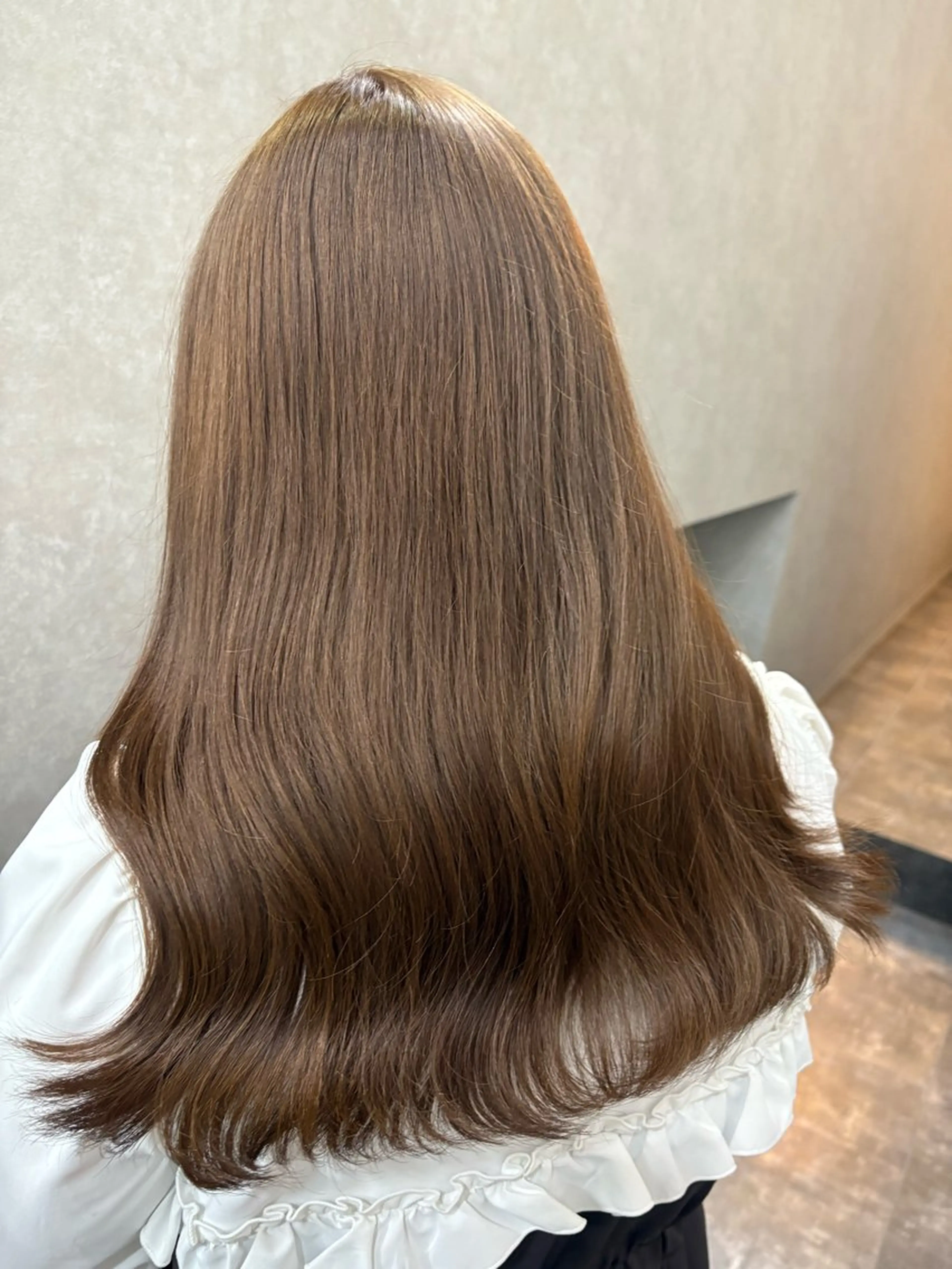 セミロング 佐藤 菜穂のヘアスタイル