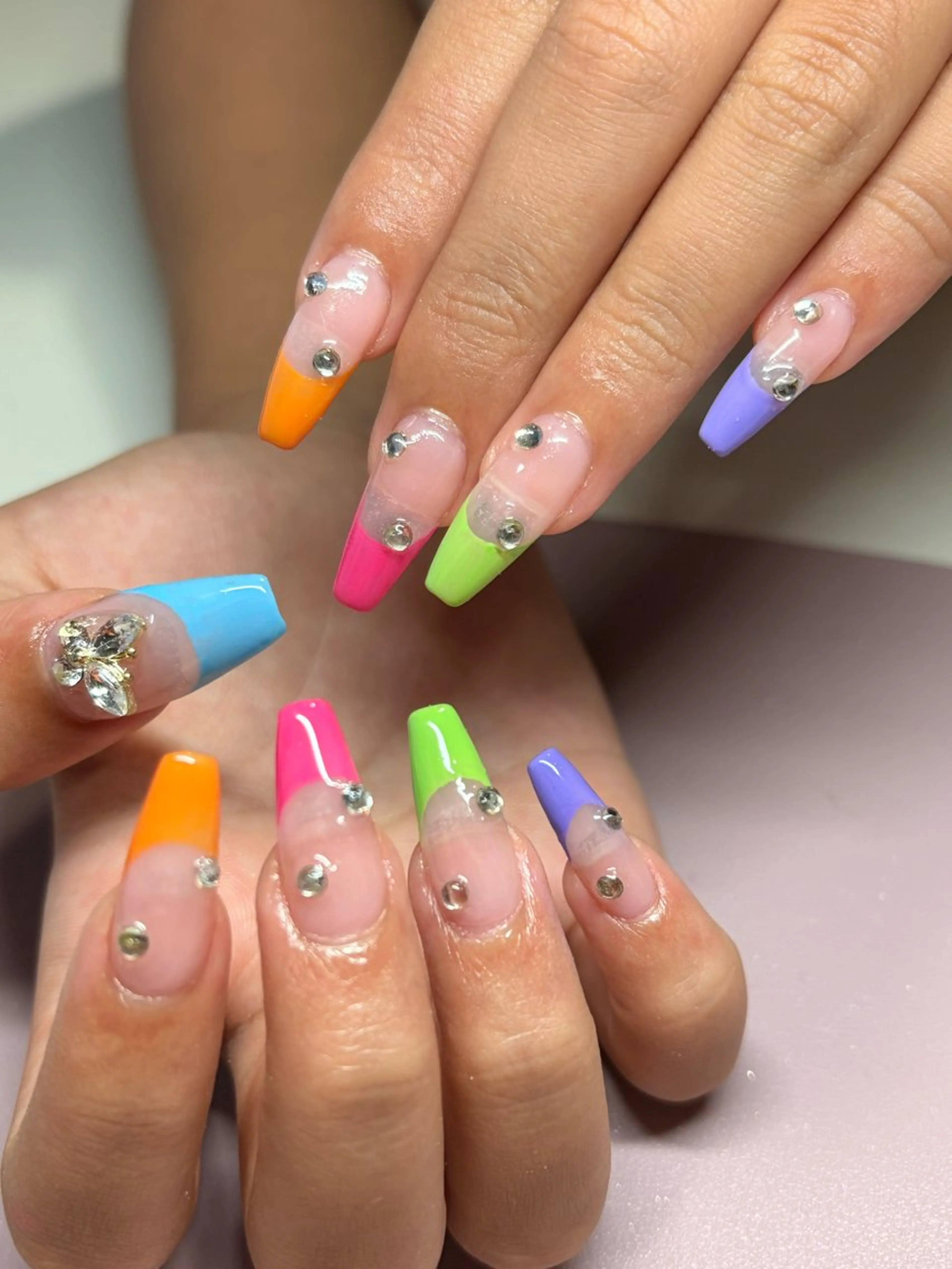 ネイル フレンチネイル ストーンネイル ハンドネイル nail_Milly所属・nail_ Millyのネイルデザイン