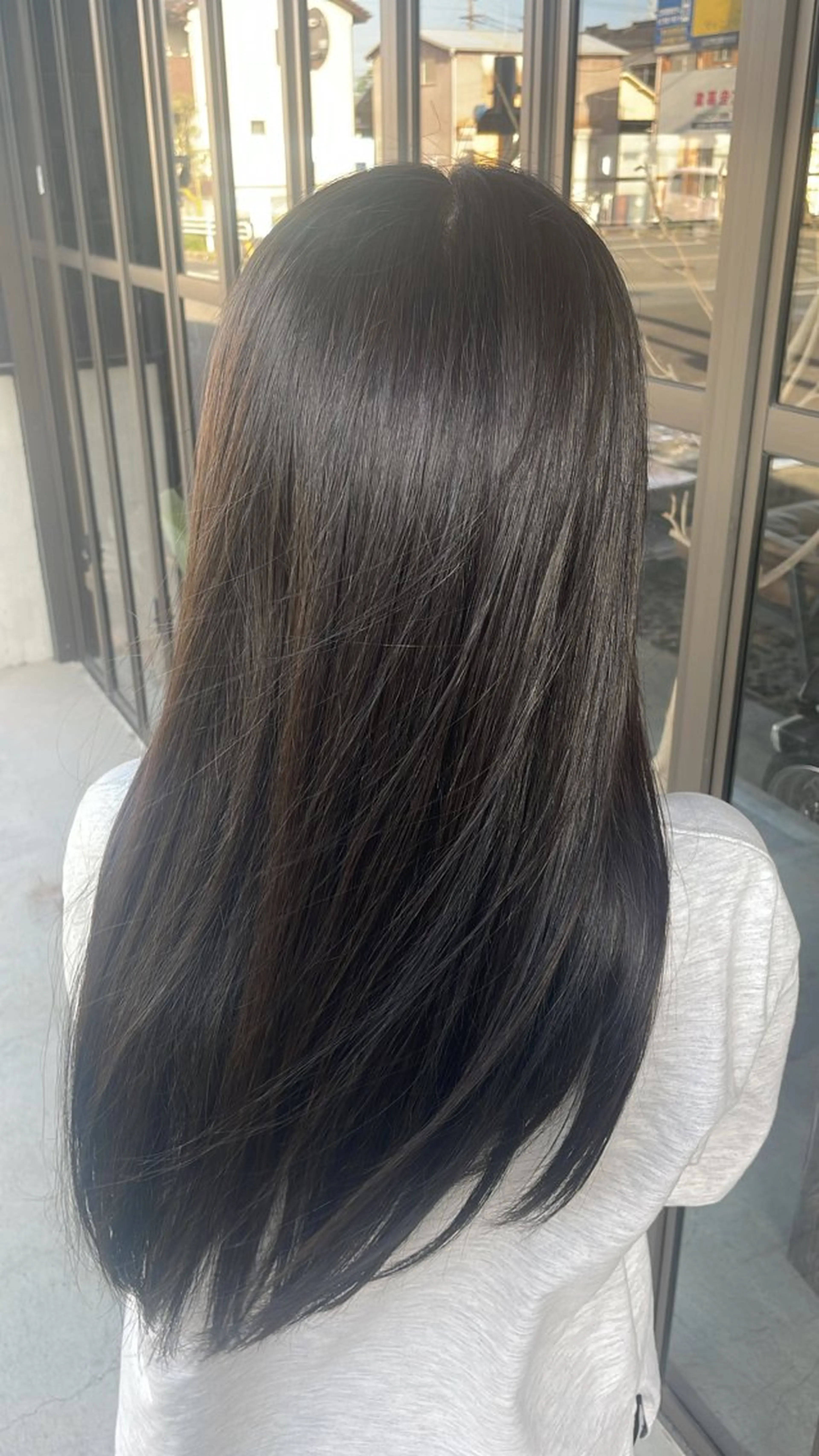 ロング カラー 石川 明歌音のヘアスタイル