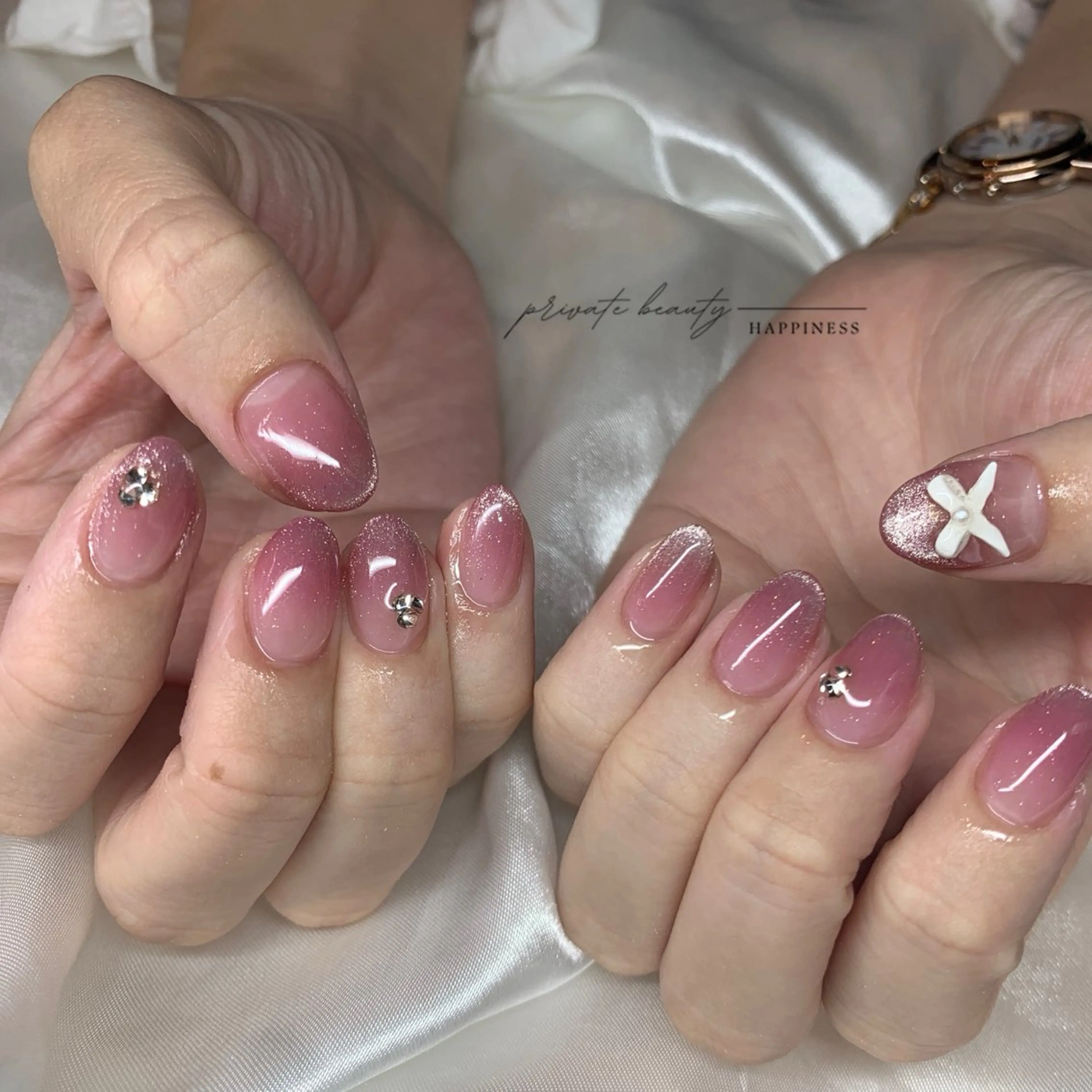 ネイル 長さ出し グラデーション 卒業式 ロングネイル マグネットネイル happiness nailのネイルデザイン