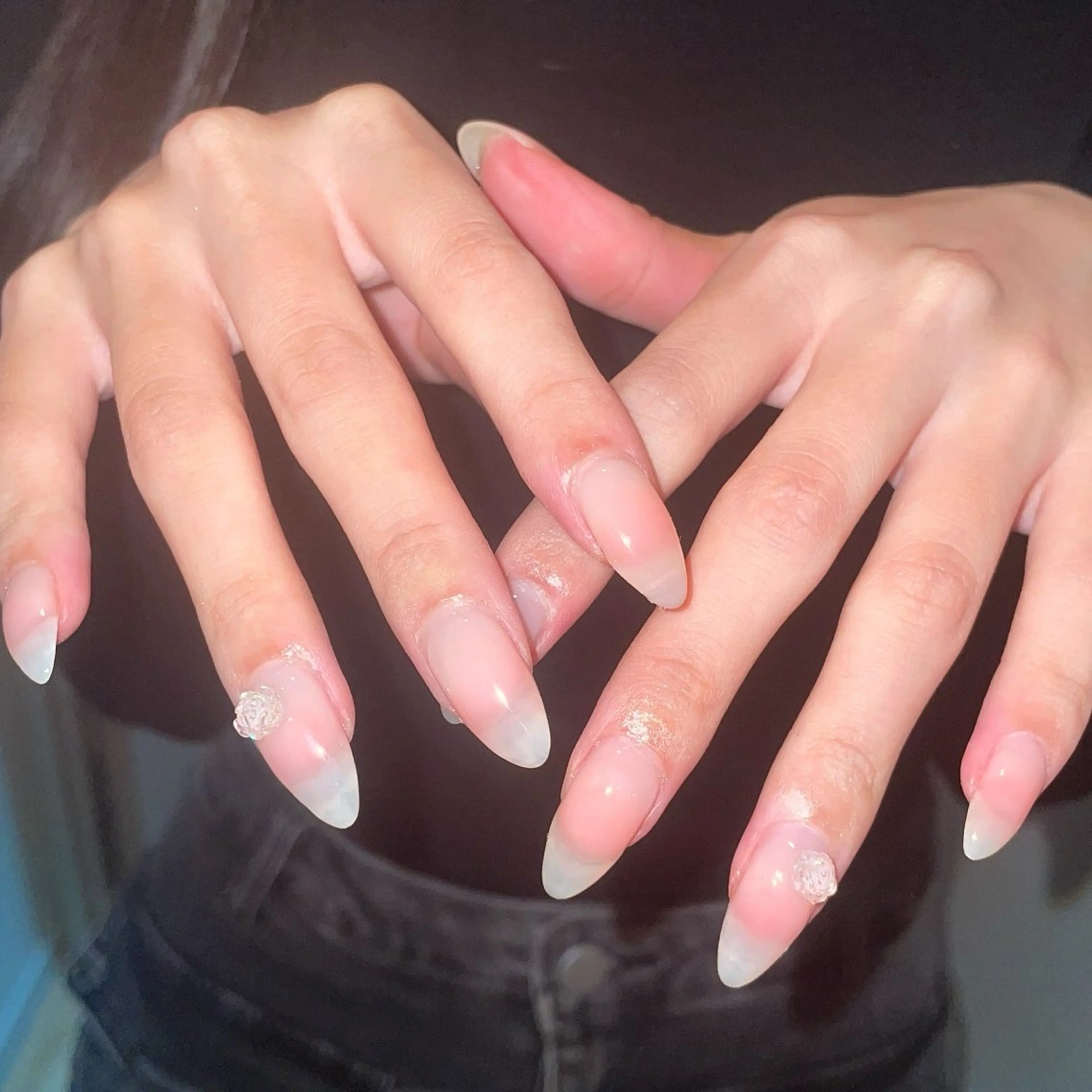 ネイル チークネイル ガーリー オフィスネイル シンプルネイル ワンホンネイル ハンドネイル ハンドケア 🎀NAIL🎀 AI🪄︎︎◝✩のネイルデザイン