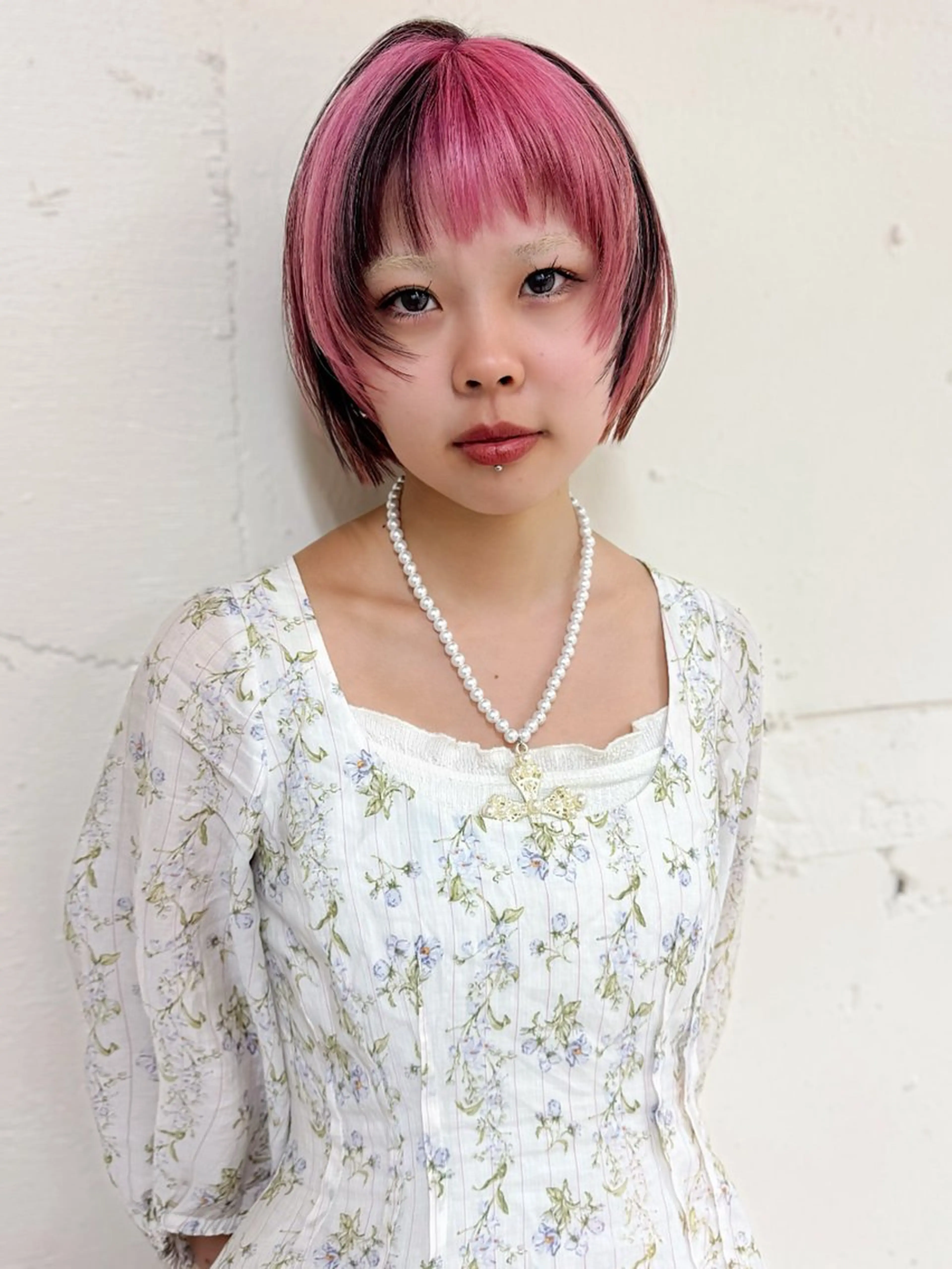 ショート 垢抜け/レイヤー/ ハイトーン/アスナのヘアスタイル