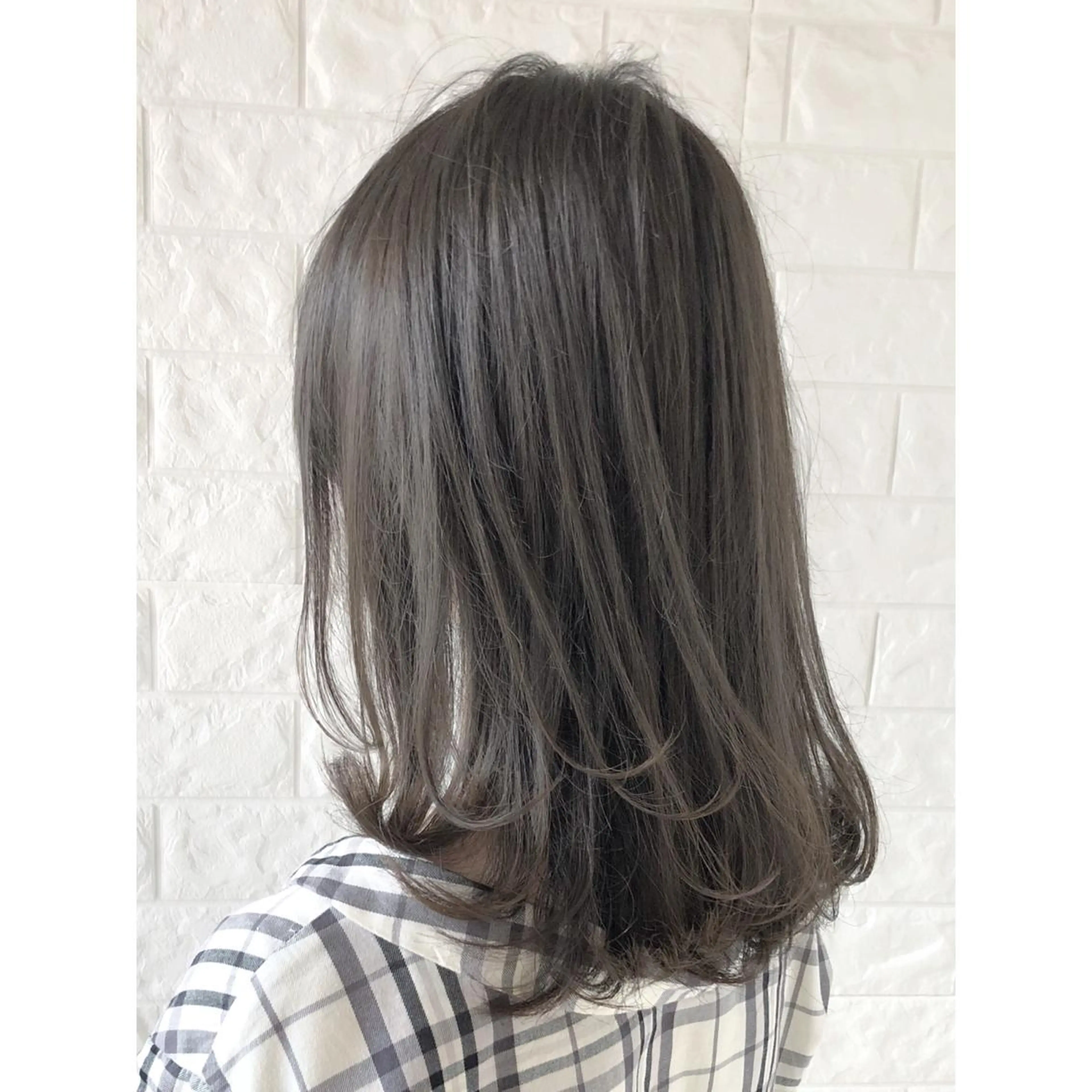 ミディアム カラー アッシュ 透明感カラー イルミナカラー オレンジ トリートメント カット ヘアカラー パーマ トリートメント ヘッドスパ KIZU 髪質改善 オカルト怪談のヘアスタイル