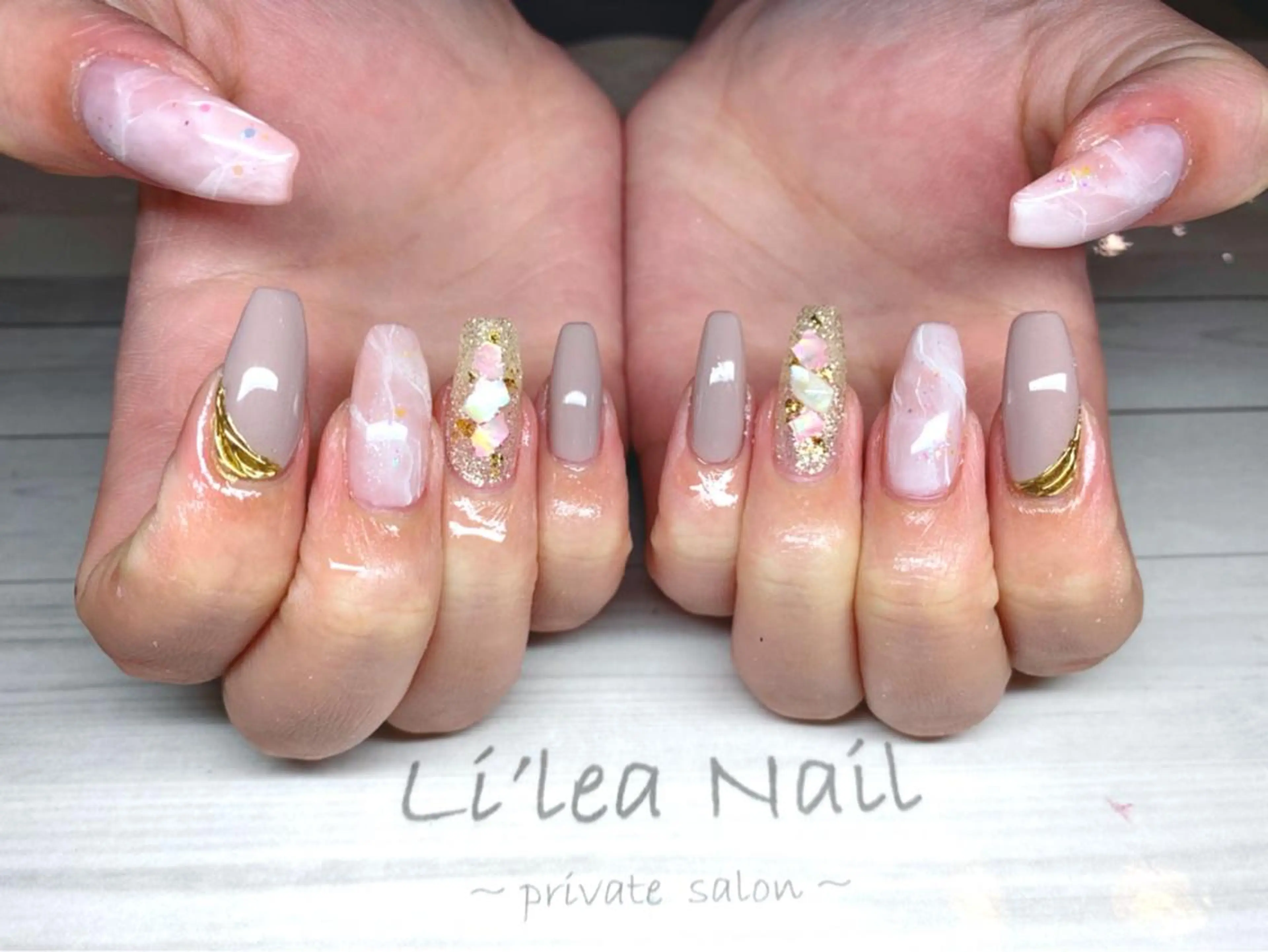 ネイル Li'leaNail AINAのネイルデザイン