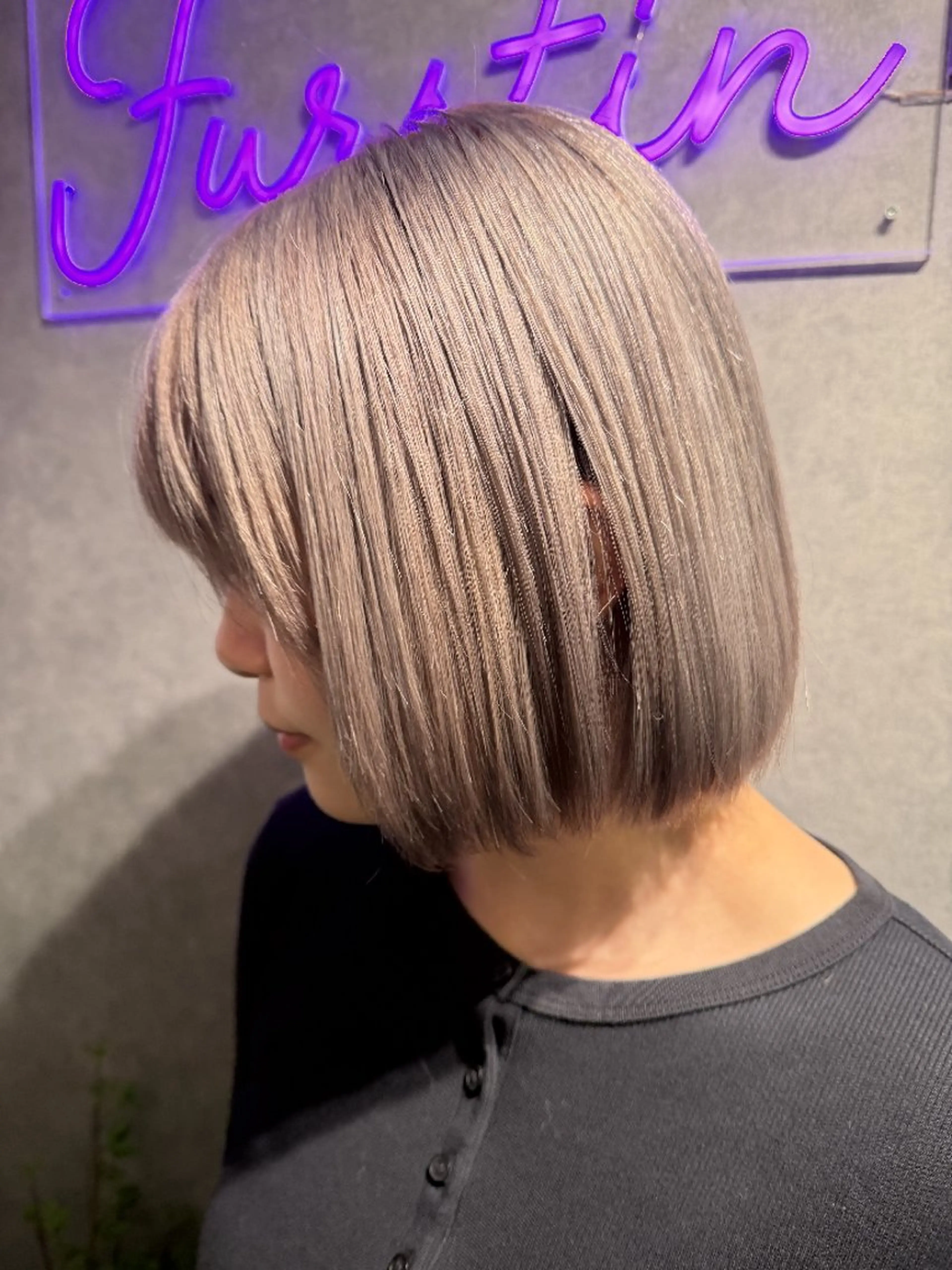 ショート FURSTIN所属・ニシヤマ カラーリストのヘアスタイル