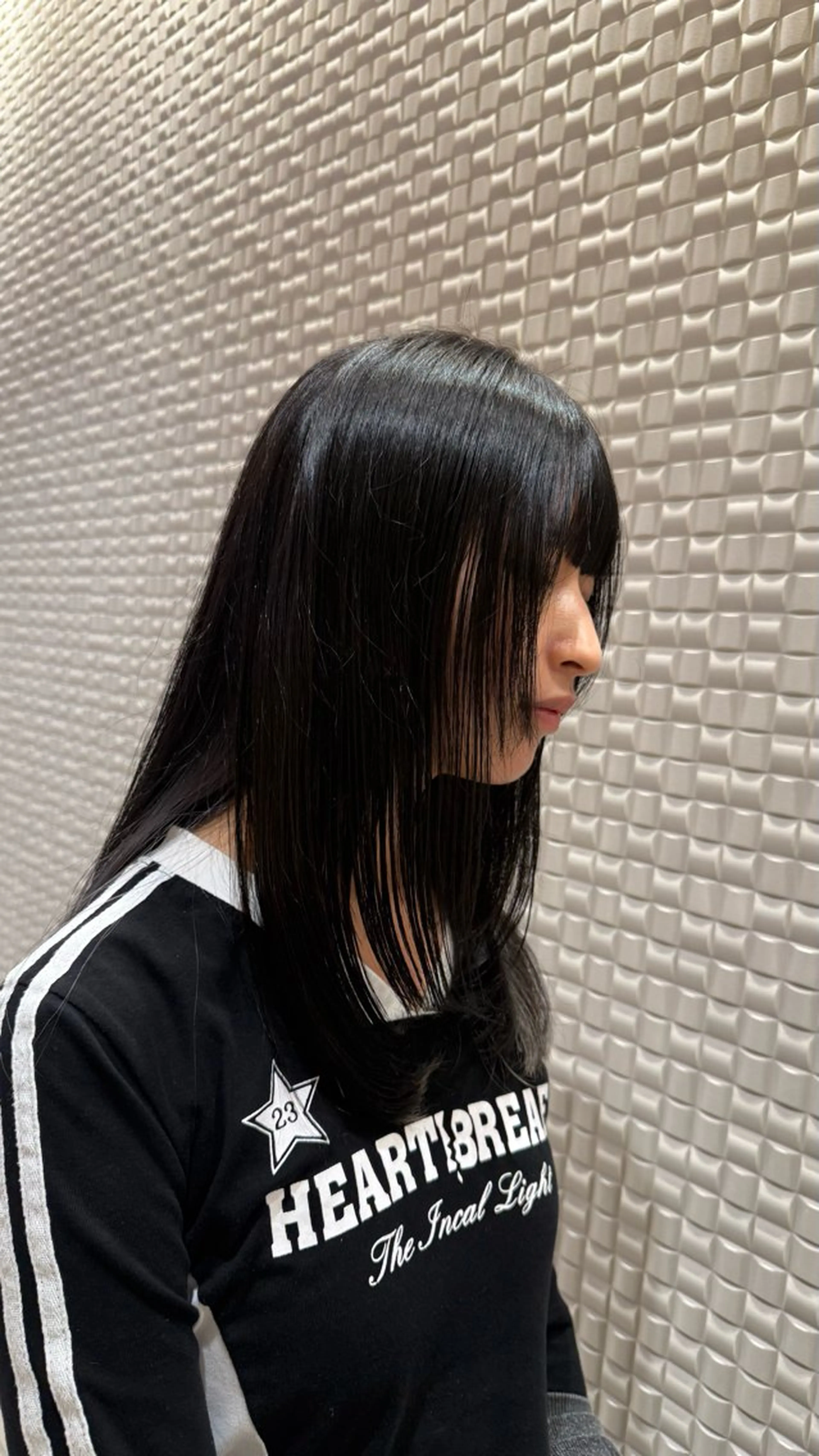 セミロング 緑川 莉緒のヘアスタイル
