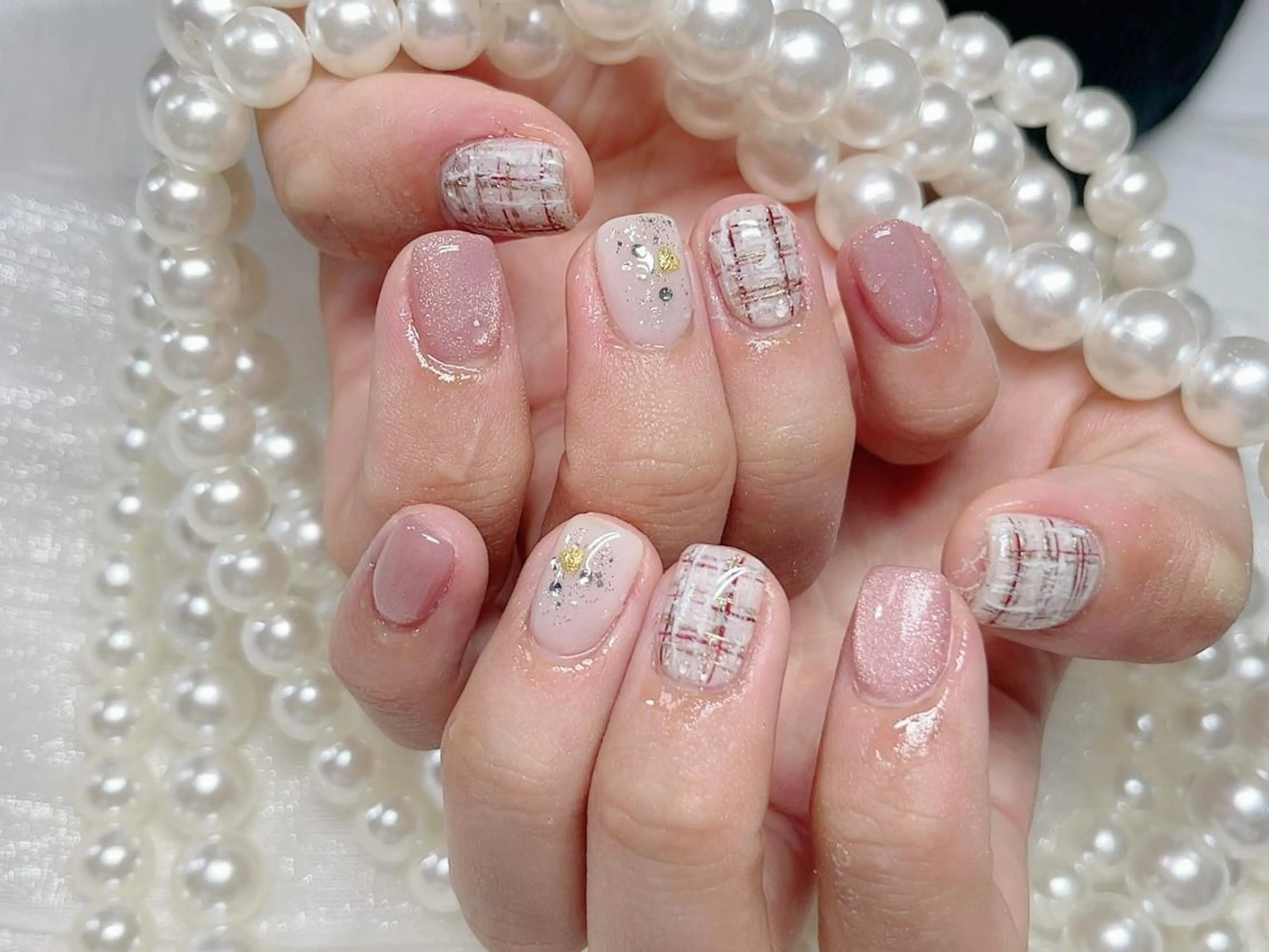 ネイル オーロラネイル 長さ出し フレンチネイル ガーリー キラキラネイル ハンドネイル Lucky nail salonのネイルデザイン