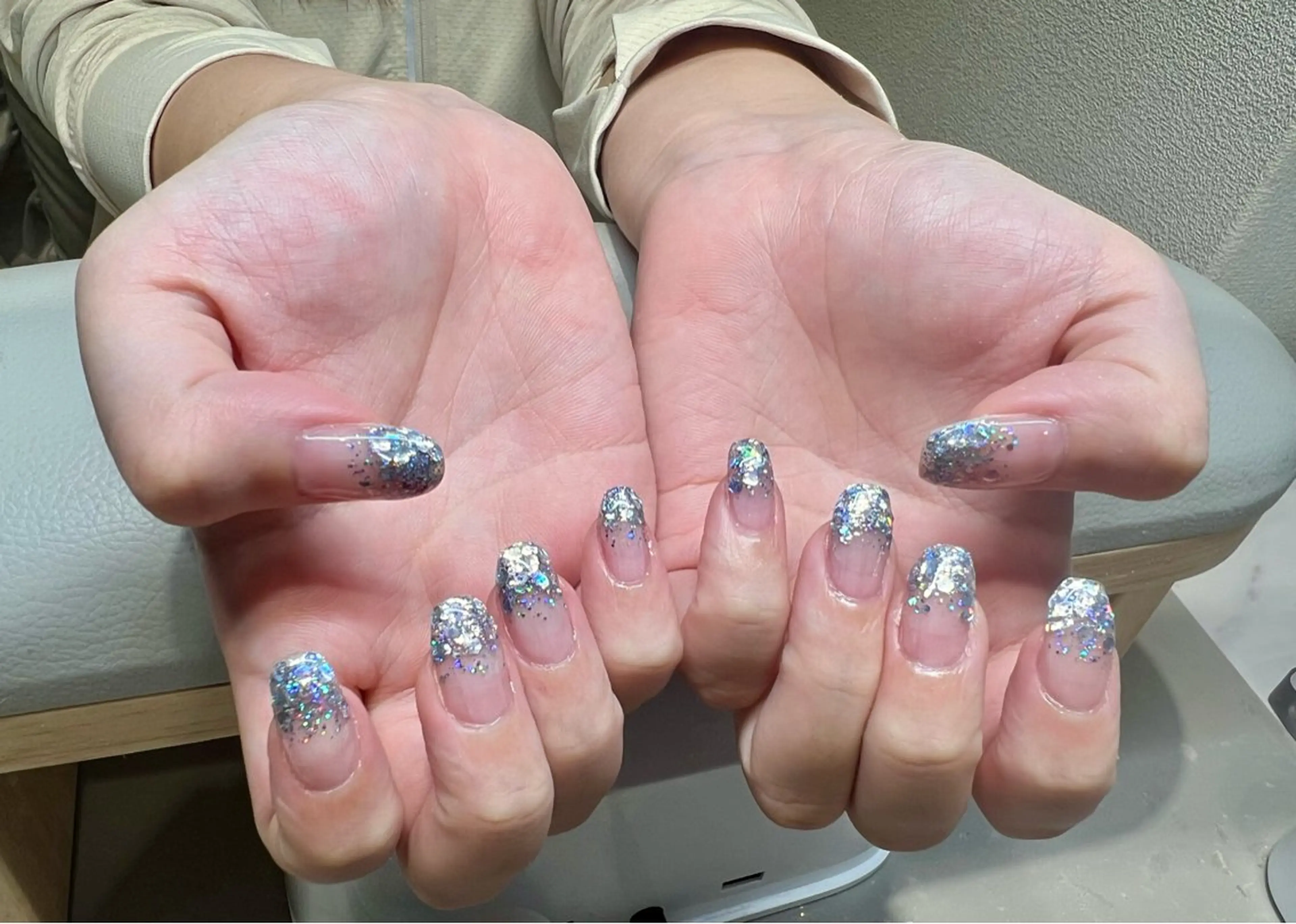 ネイル グラデーション ラメ(グリッター) ラメグラデーション ＆robe銀座 🪽tsuki🪽のネイルデザイン