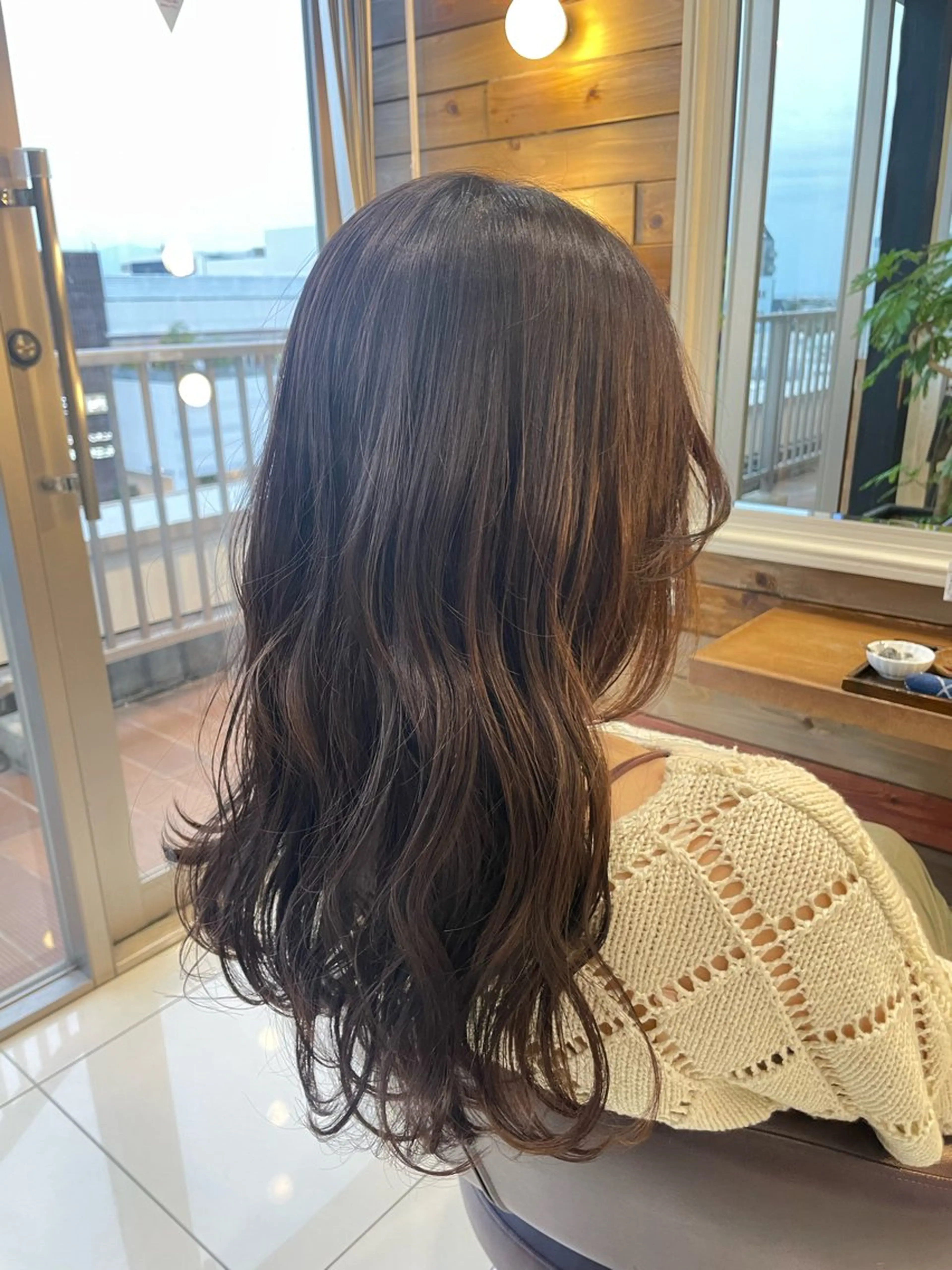 ロング 透明感color吉田 沙羅のヘアスタイル