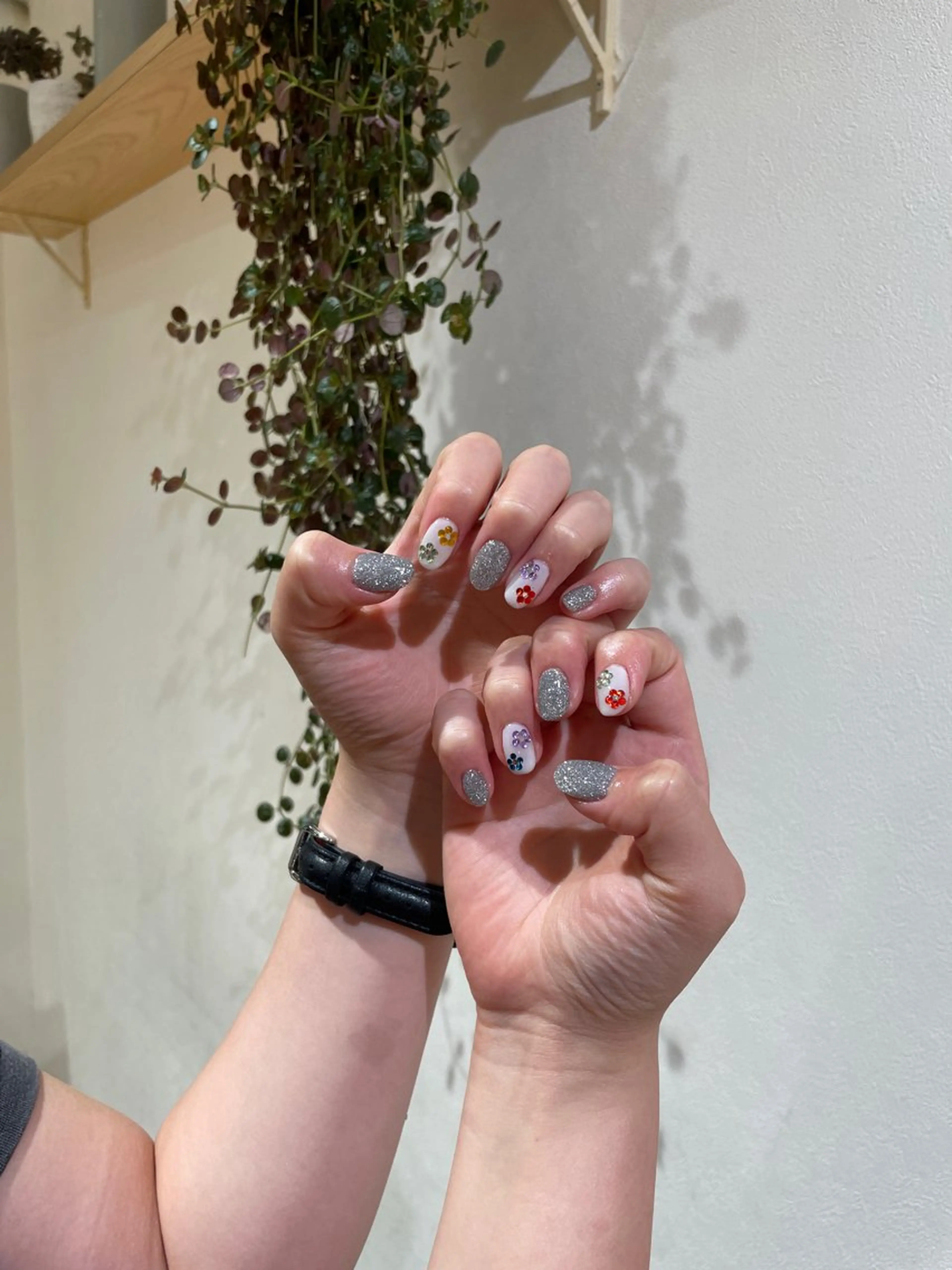 【キラキラネイル限定🌟】ジェルネイル/爪に優しいジェル使用しております🎀🤍の写真