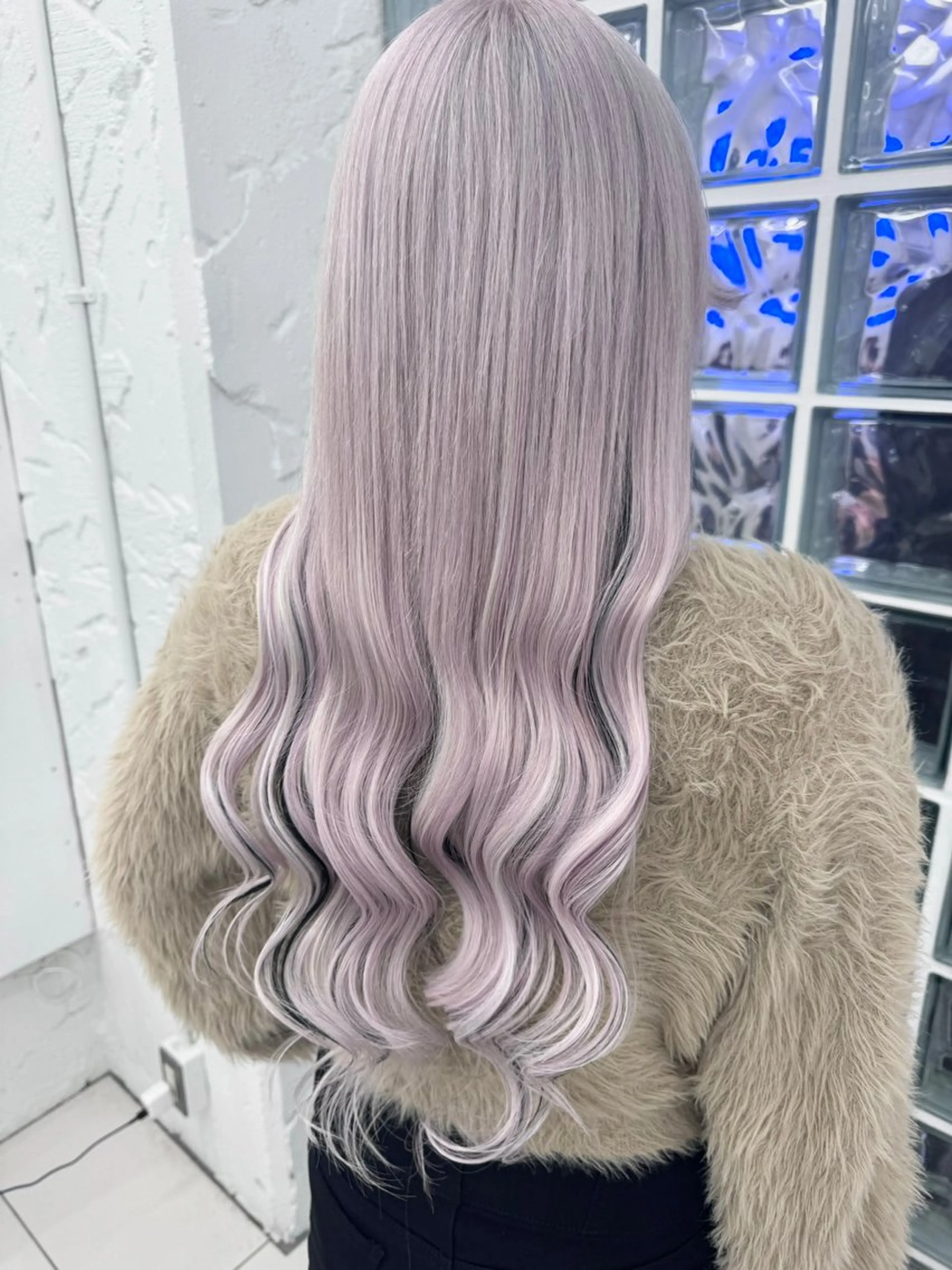 ロング ヘアカラー エクステ 家田 竜のヘアスタイル