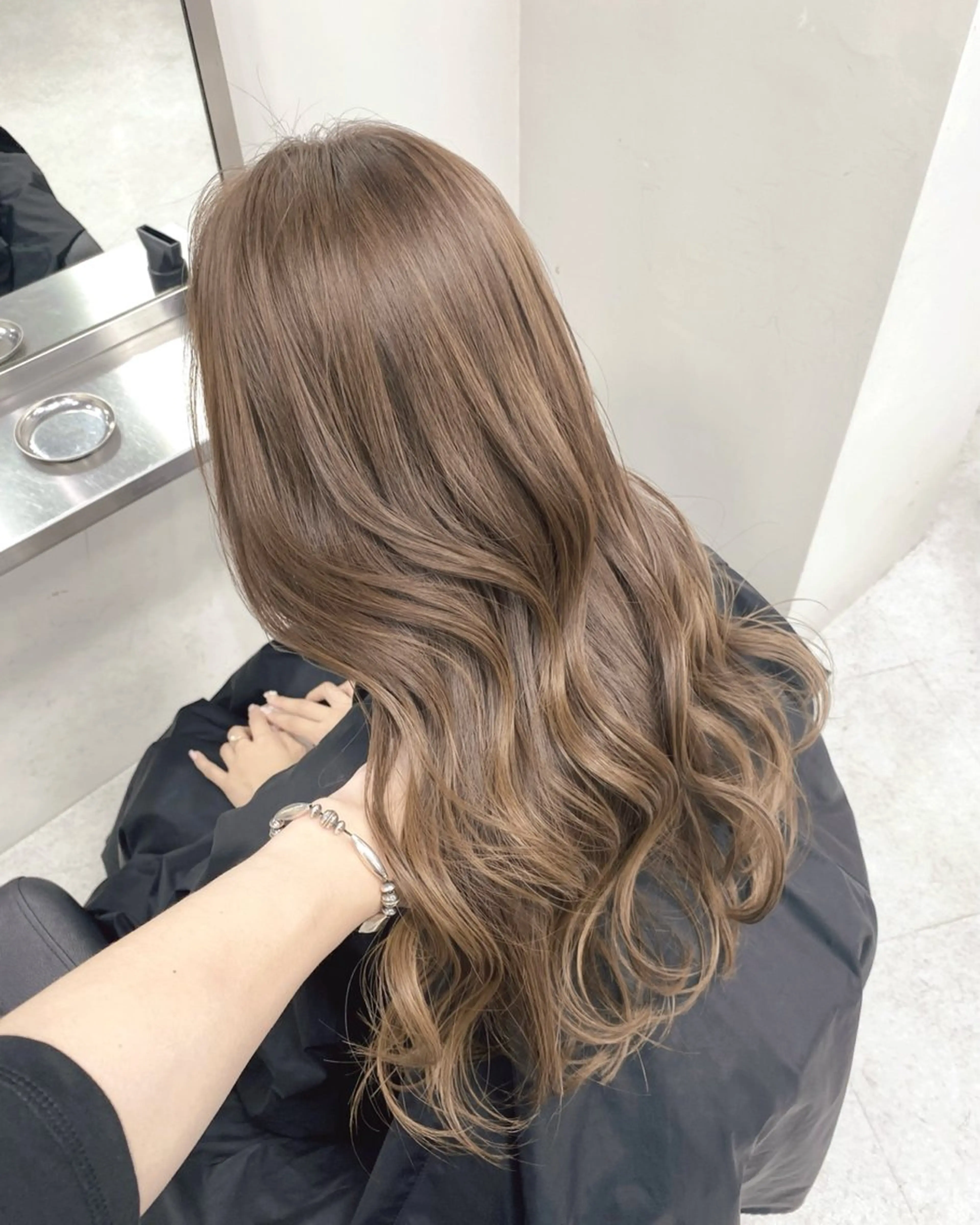 セミロング カラー ヘアアレンジ ベージュカラー ブリーチ ブラウンカラー 透明感カラー ダブルカラー カット ヘアカラー トリートメント ヘアセット 赤み消し🫧韓国ヘア 🫧藤岡誠也のヘアスタイル