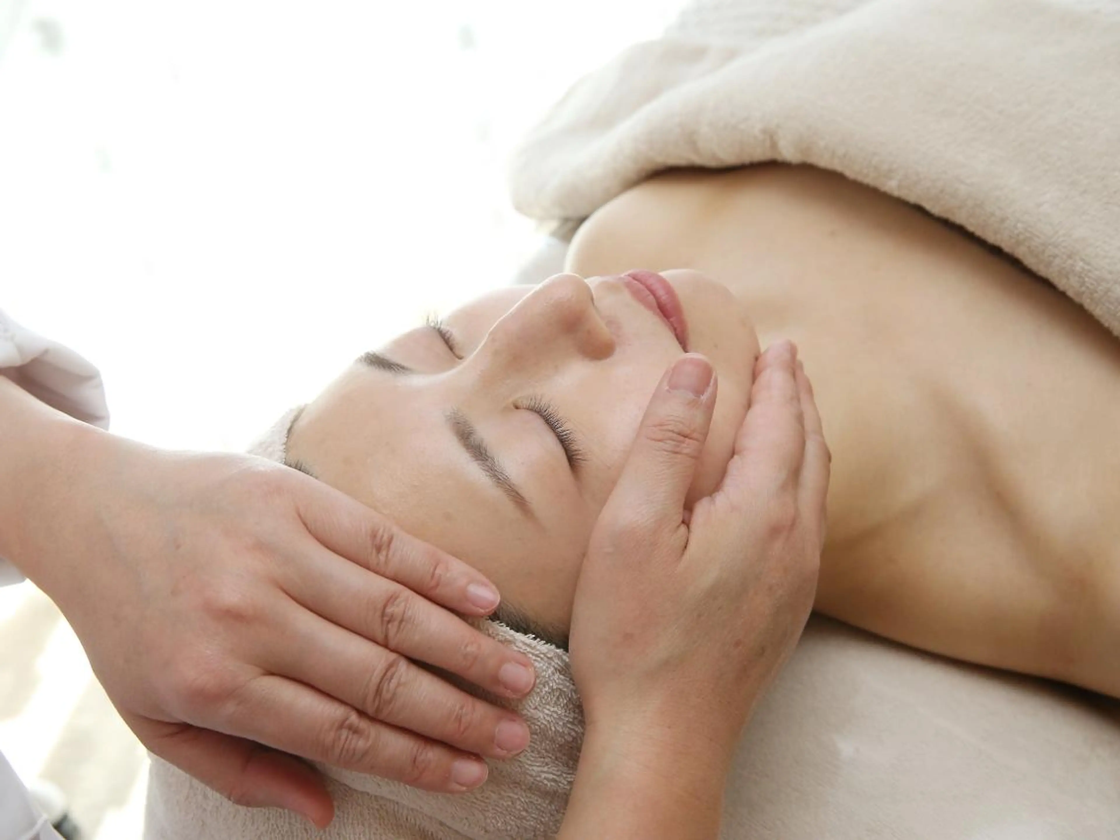 【初回クーポン】毛穴洗浄+プラズマフェイシャルでクリアなお肌に！ニキビケアにも最適⭐︎の写真