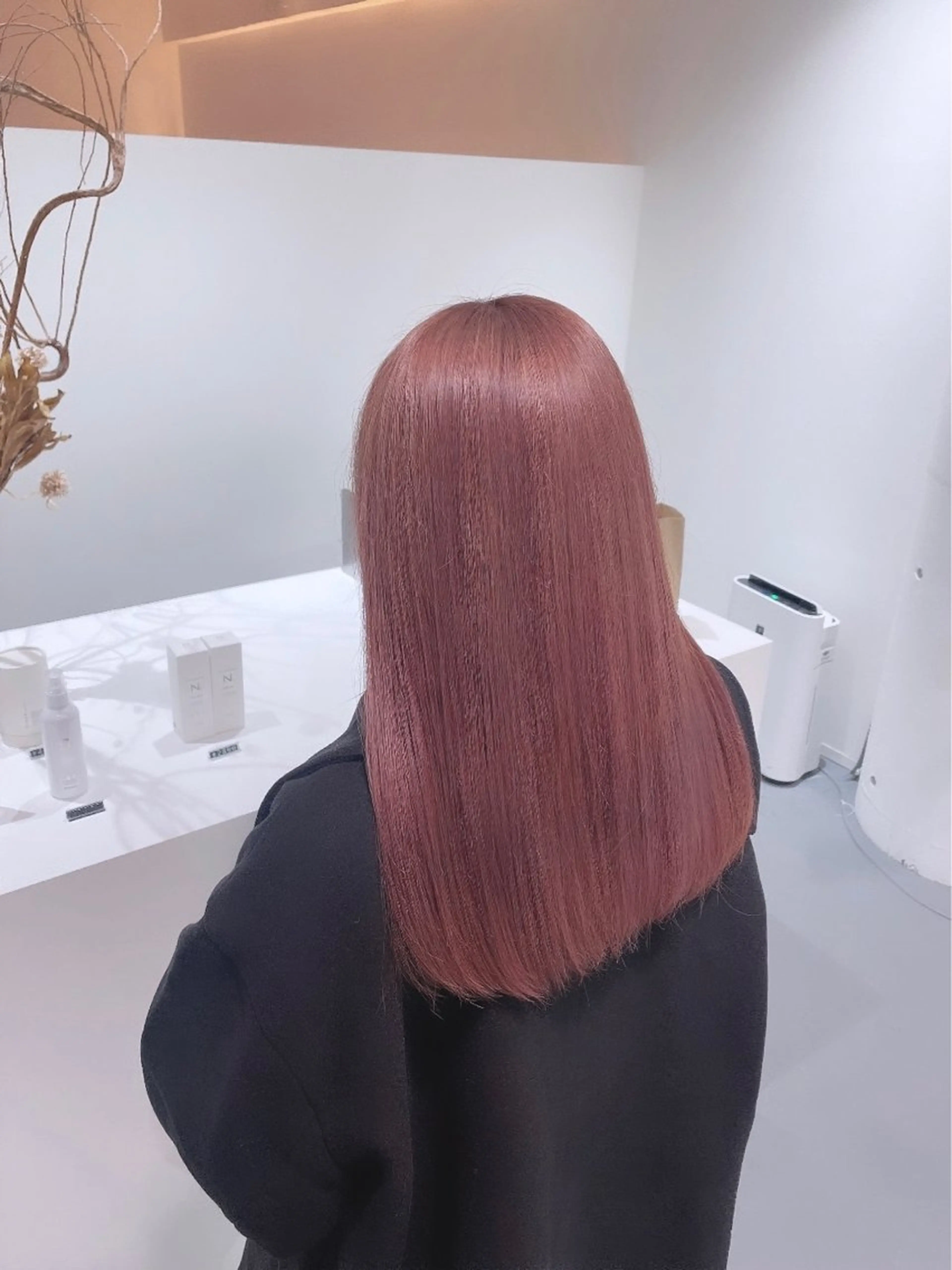 セミロング ヘアカラー LEF TATEMACHI所属・西山祐生/ハイトーン /ケアブリーチ/艶髪のヘアスタイル