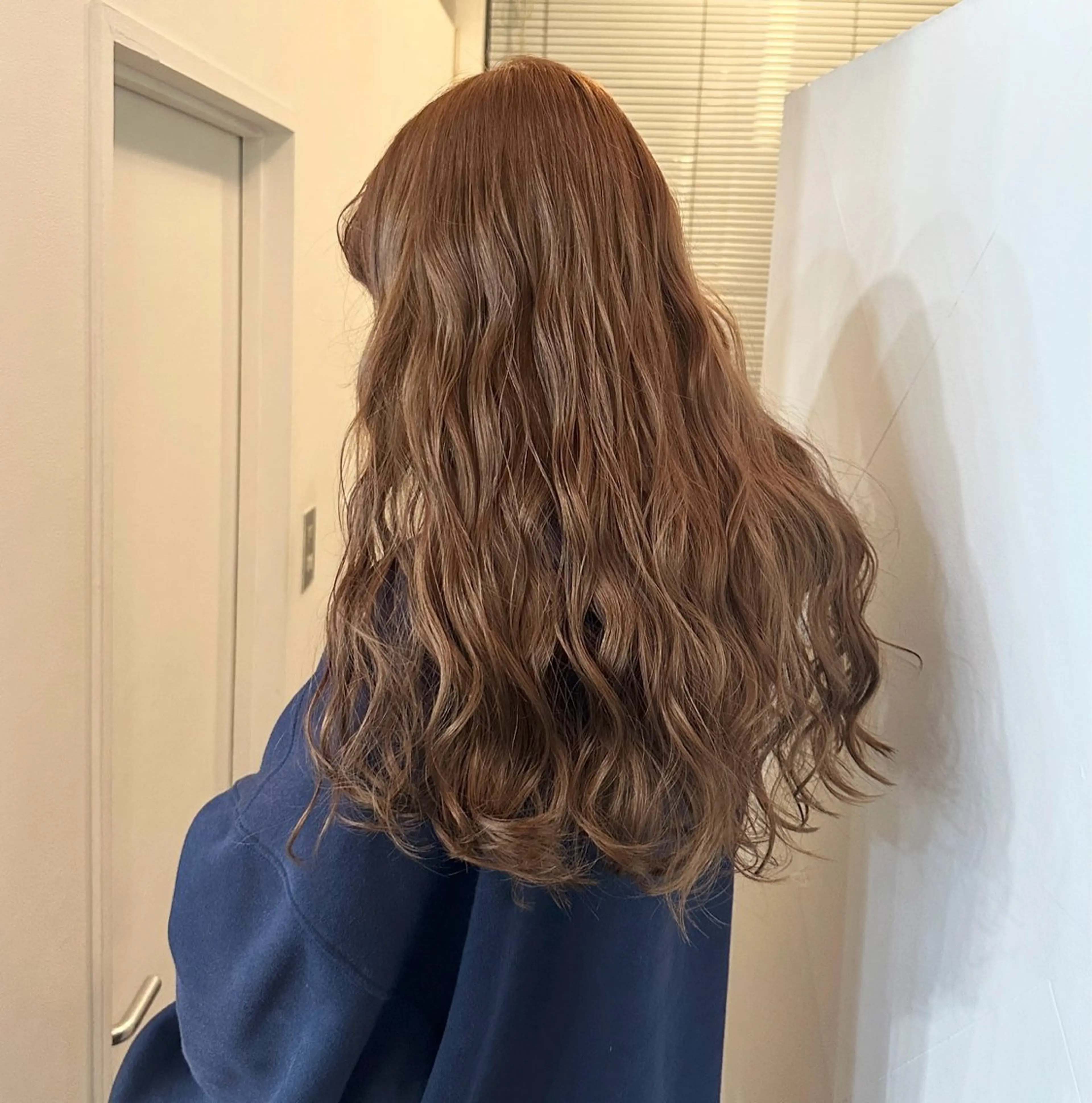 ロング カラー ベージュカラー ブリーチ ブラウンカラー 透明感カラー ハイトーンカラー 磯　亜由香🌼 ブリーチ/ボブカットのヘアスタイル