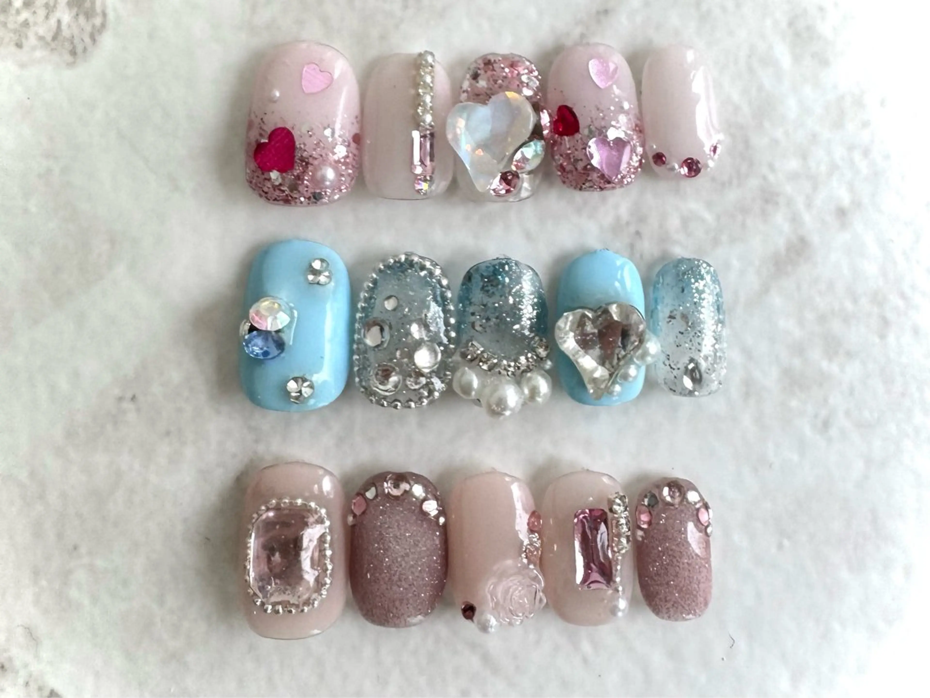 ネイル ゴージャス ハンドネイル Nail salon LUCAS,K 《ネイルサロンルーカス》千葉中央 スカルプ所属・LUCAS 千葉 AOI💅🏾💕のネイルデザイン